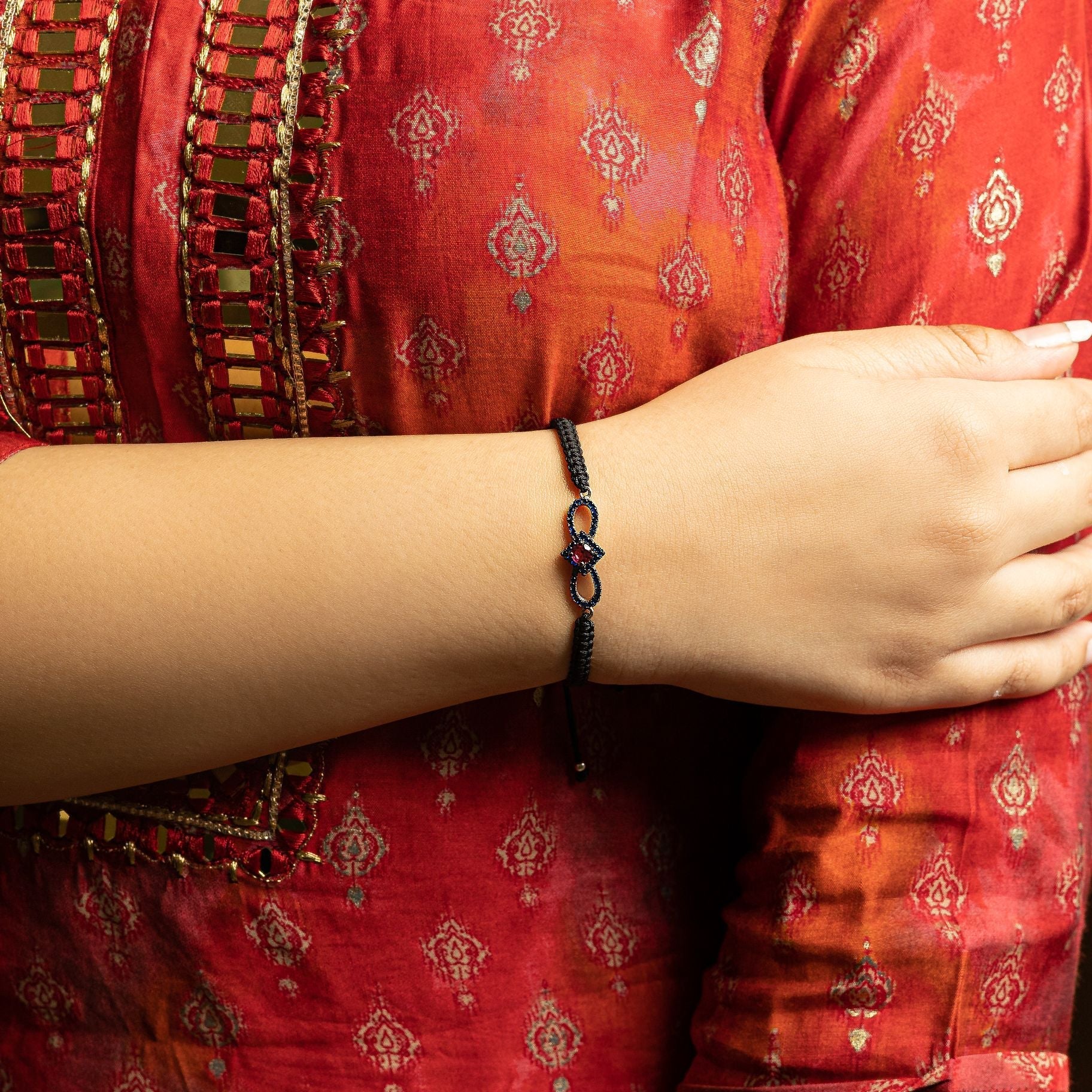 Alluring Bracelet on Thread Patterned silverhousebyrj