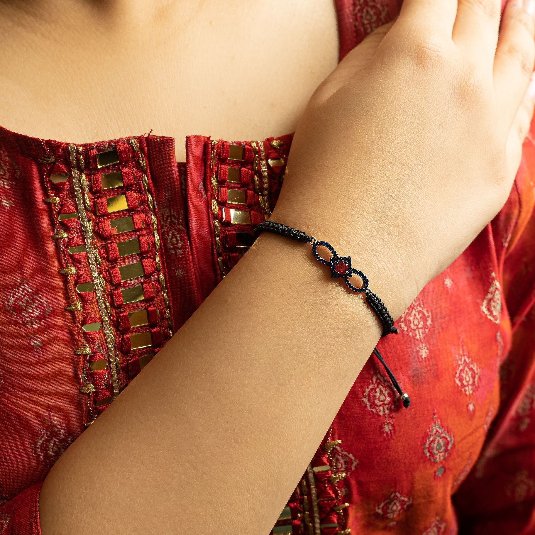 Alluring Bracelet on Thread Patterned silverhousebyrj