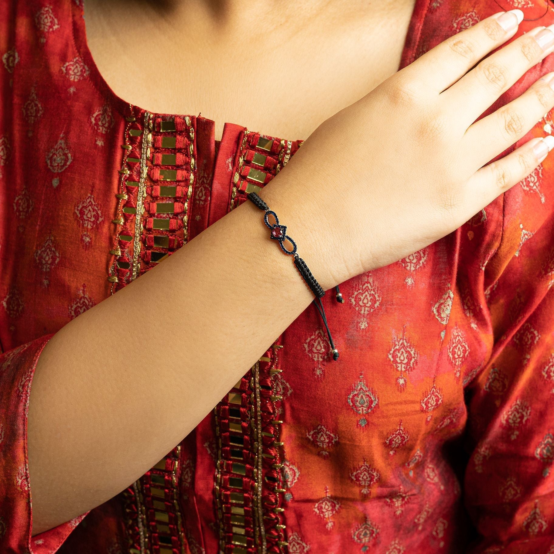 Alluring Bracelet on Thread Patterned silverhousebyrj
