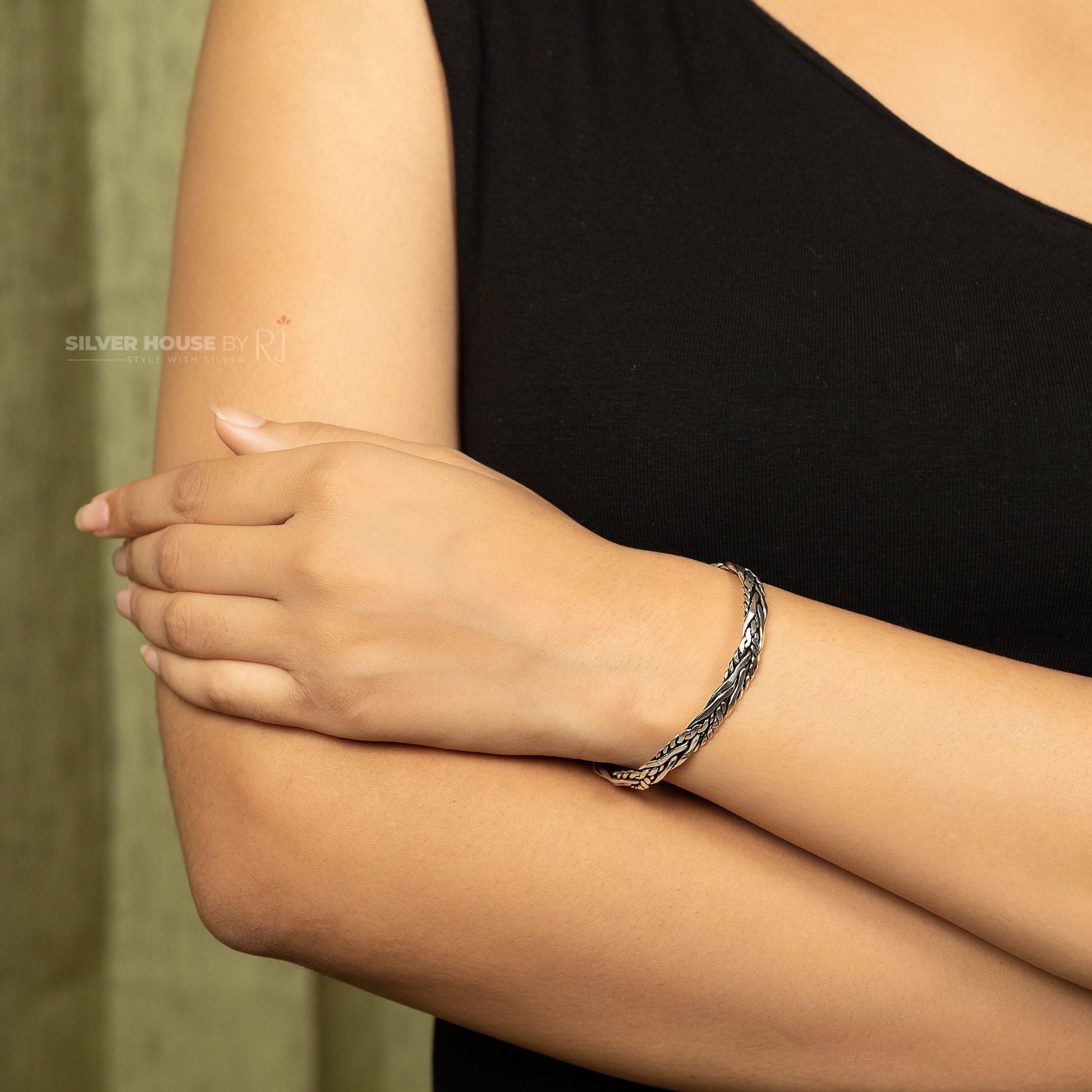 Alluring Designer Italian Kada silverhousebyrj