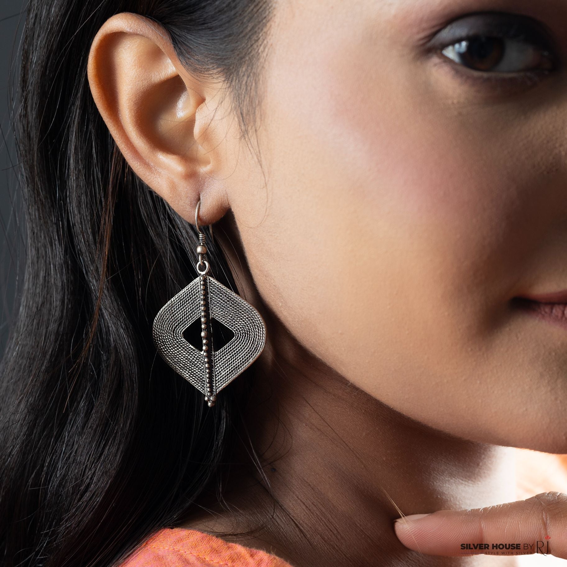 Alluring Tribal Earring silverhousebyrj