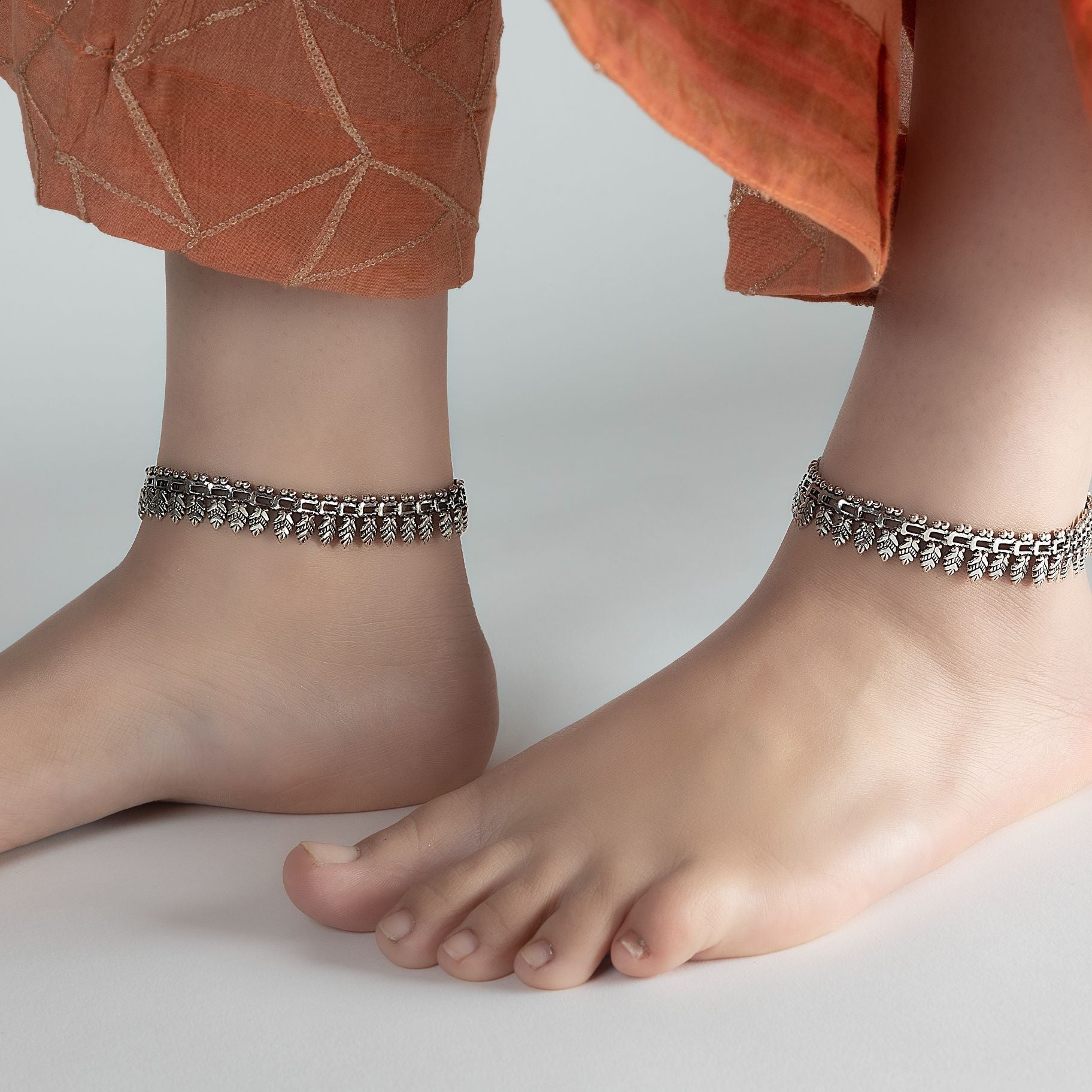 Antique Leaf Shaped Anklet silverhousebyrj