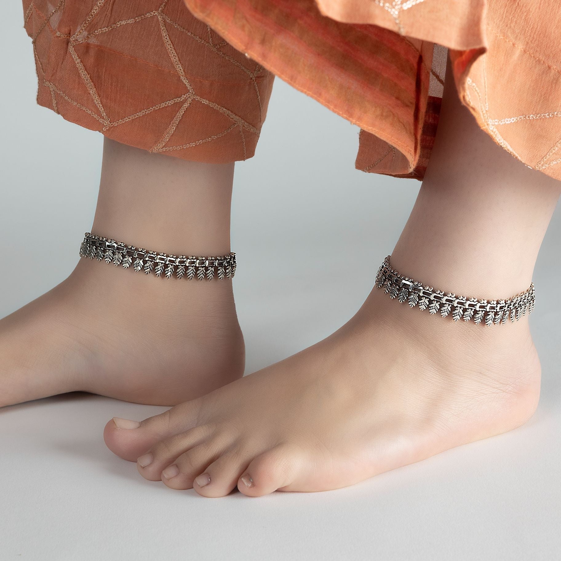 Antique Leaf Shaped Anklet silverhousebyrj