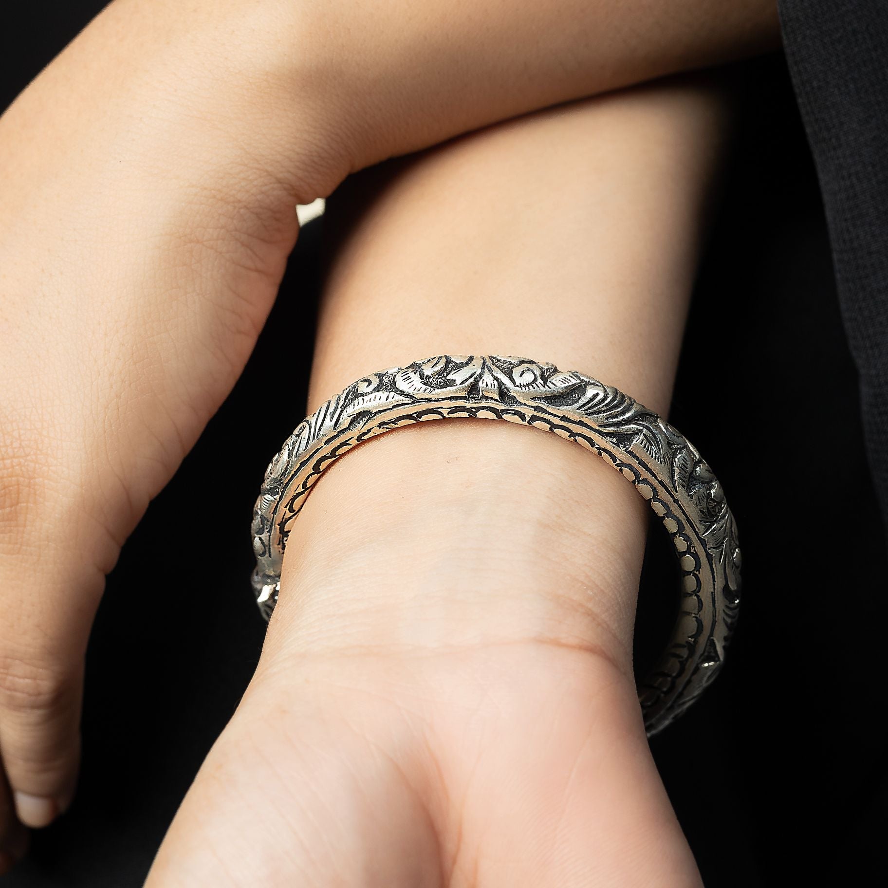 Chitrai Designer Kada With Lion Designed On Endings silverhousebyrj