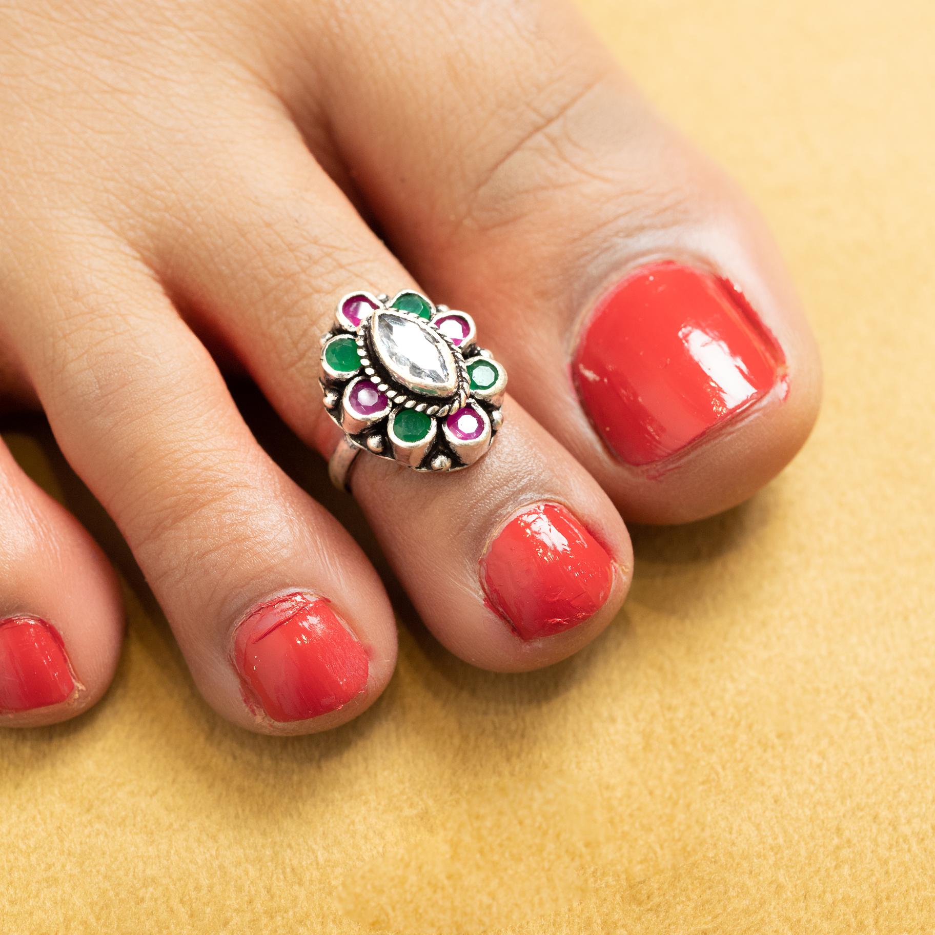 Traditional Floral Toe Ring
