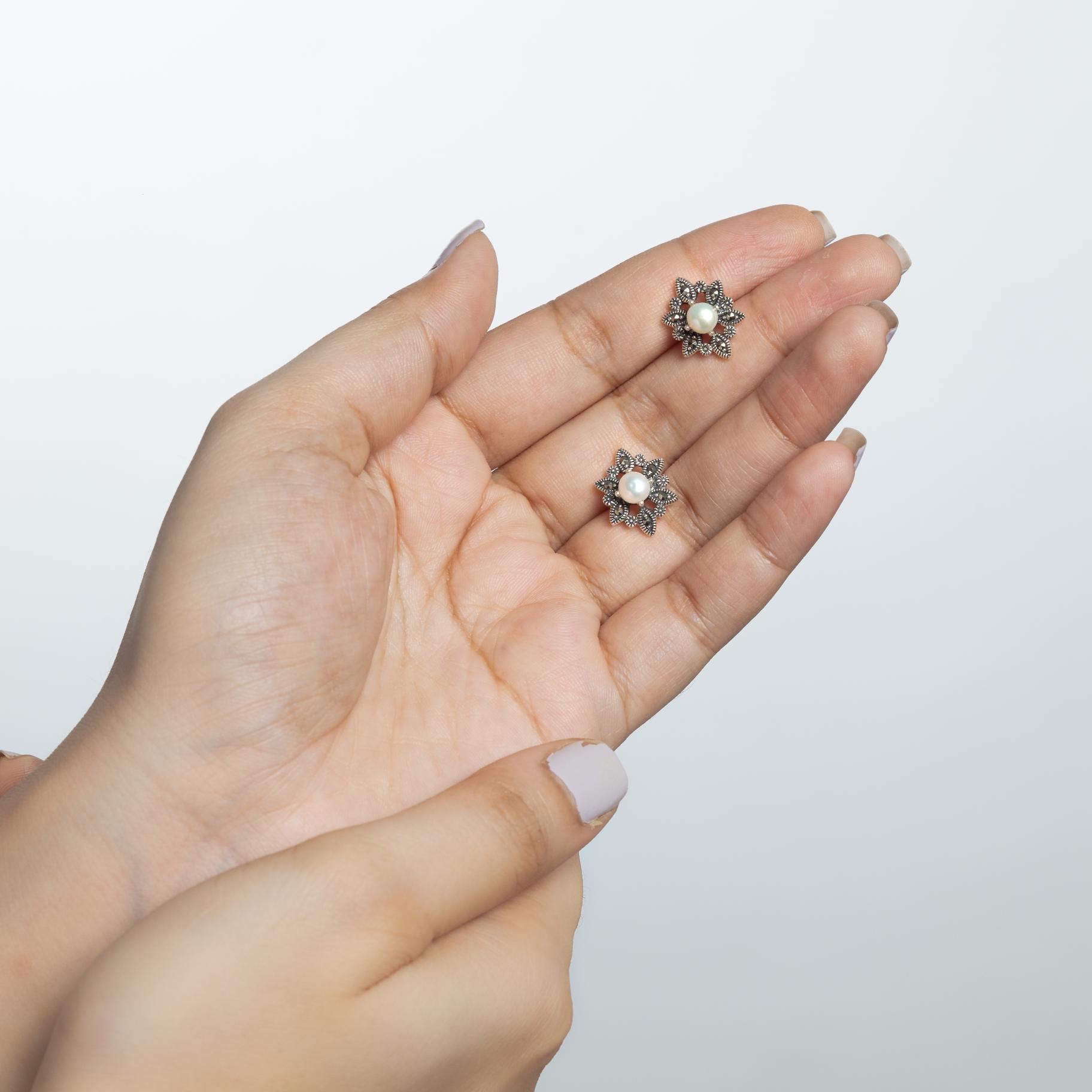 Pearl  Earring With Tiny Stones
