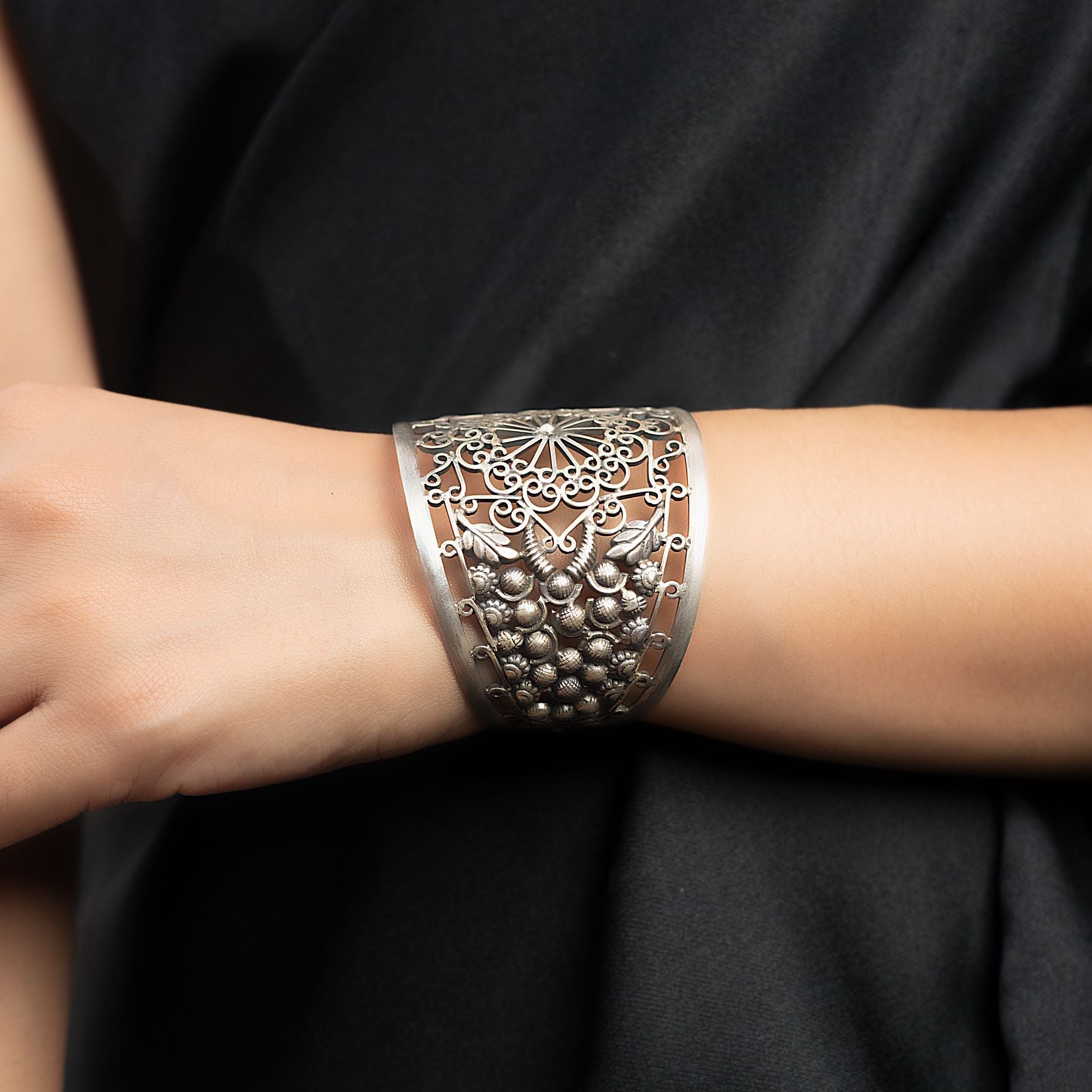 Curved Jali Kada silverhousebyrj