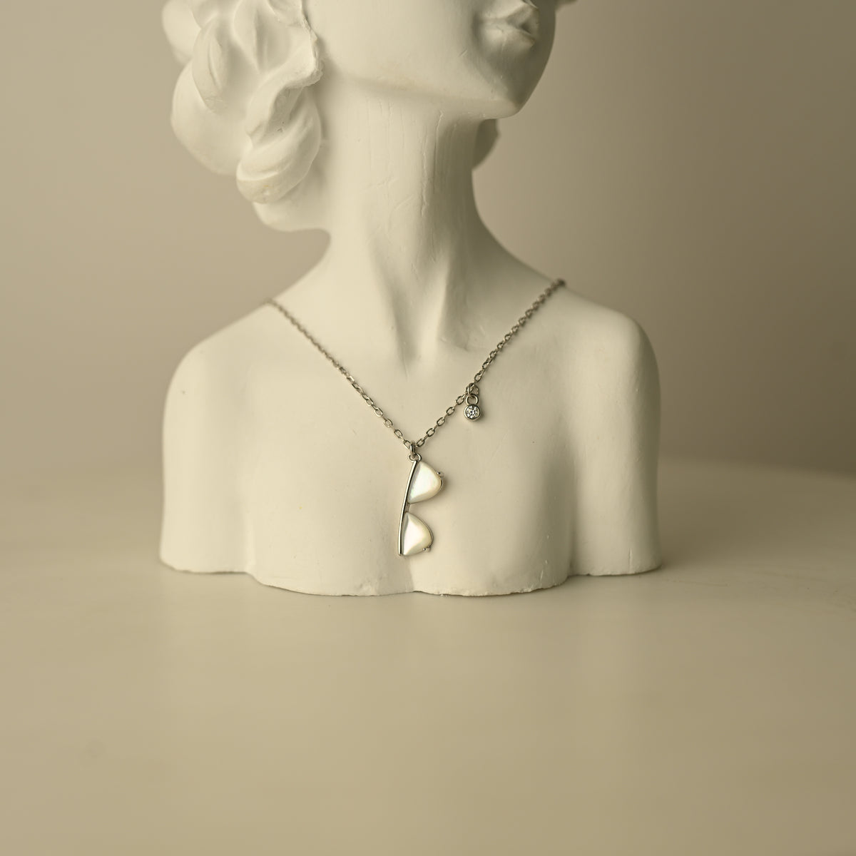Pearl Leaf Pendant Necklace