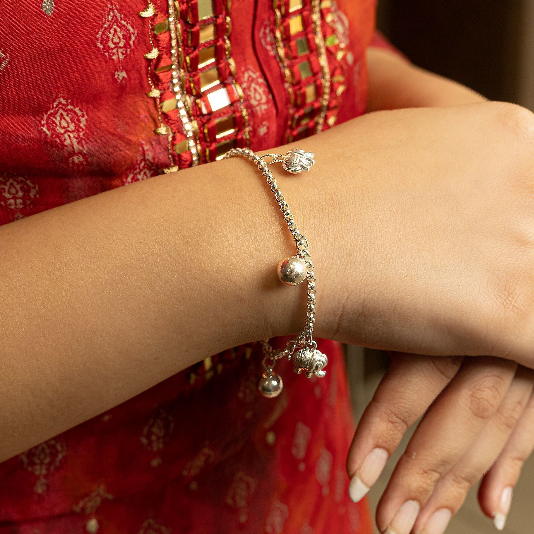 Delightful Hanging Mini Elephant Charms Bracelet silverhousebyrj