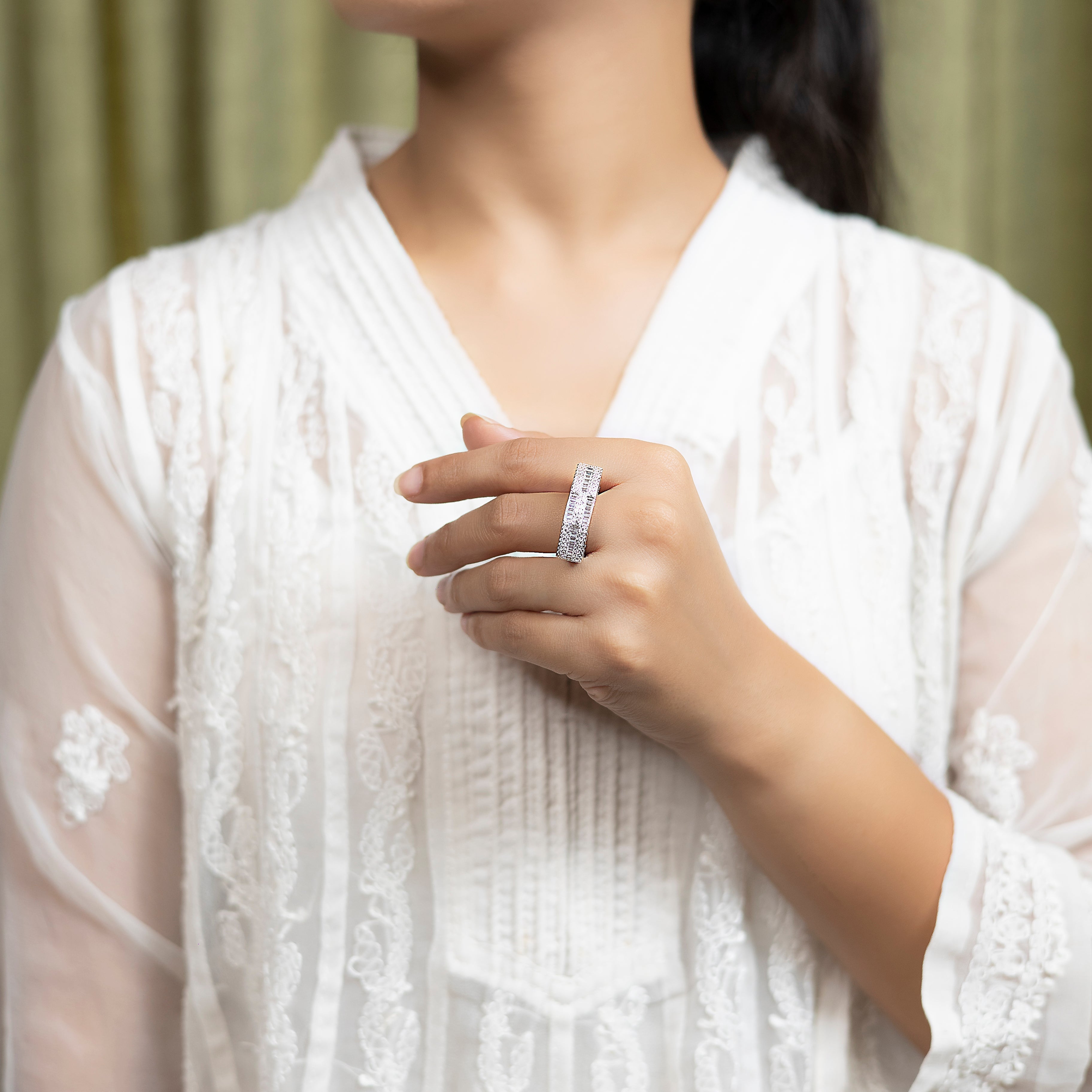 Elegant Crown Ring with Eye-catching Features silverhousebyrj