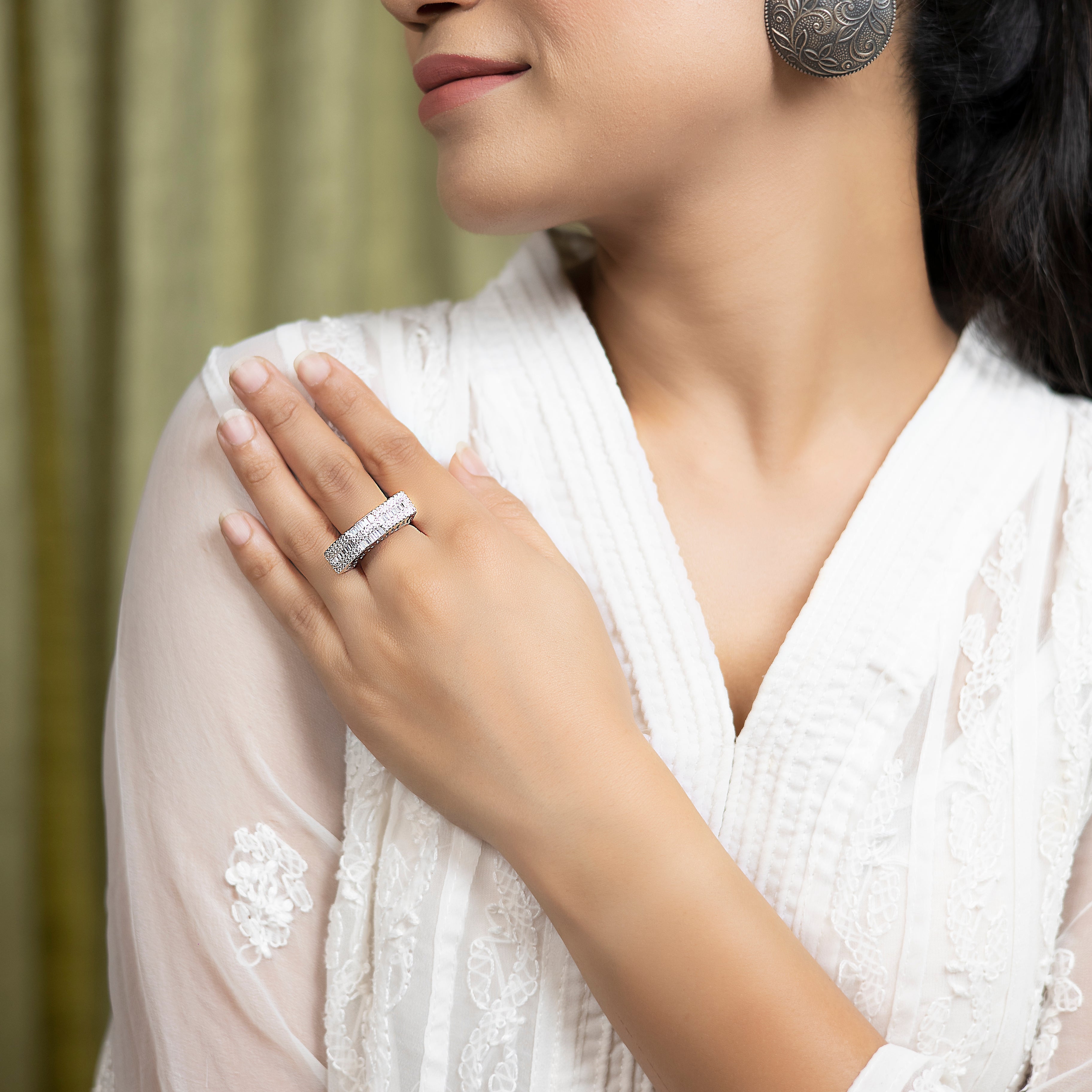 Elegant Crown Ring with Eye-catching Features silverhousebyrj