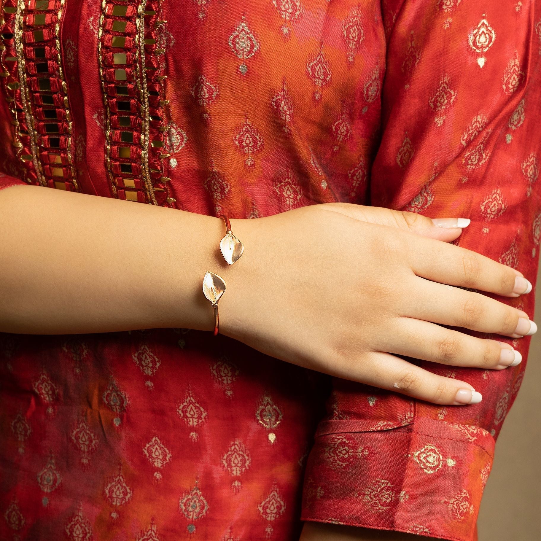 Elegant Dual Leaf Designed Kada silverhousebyrj