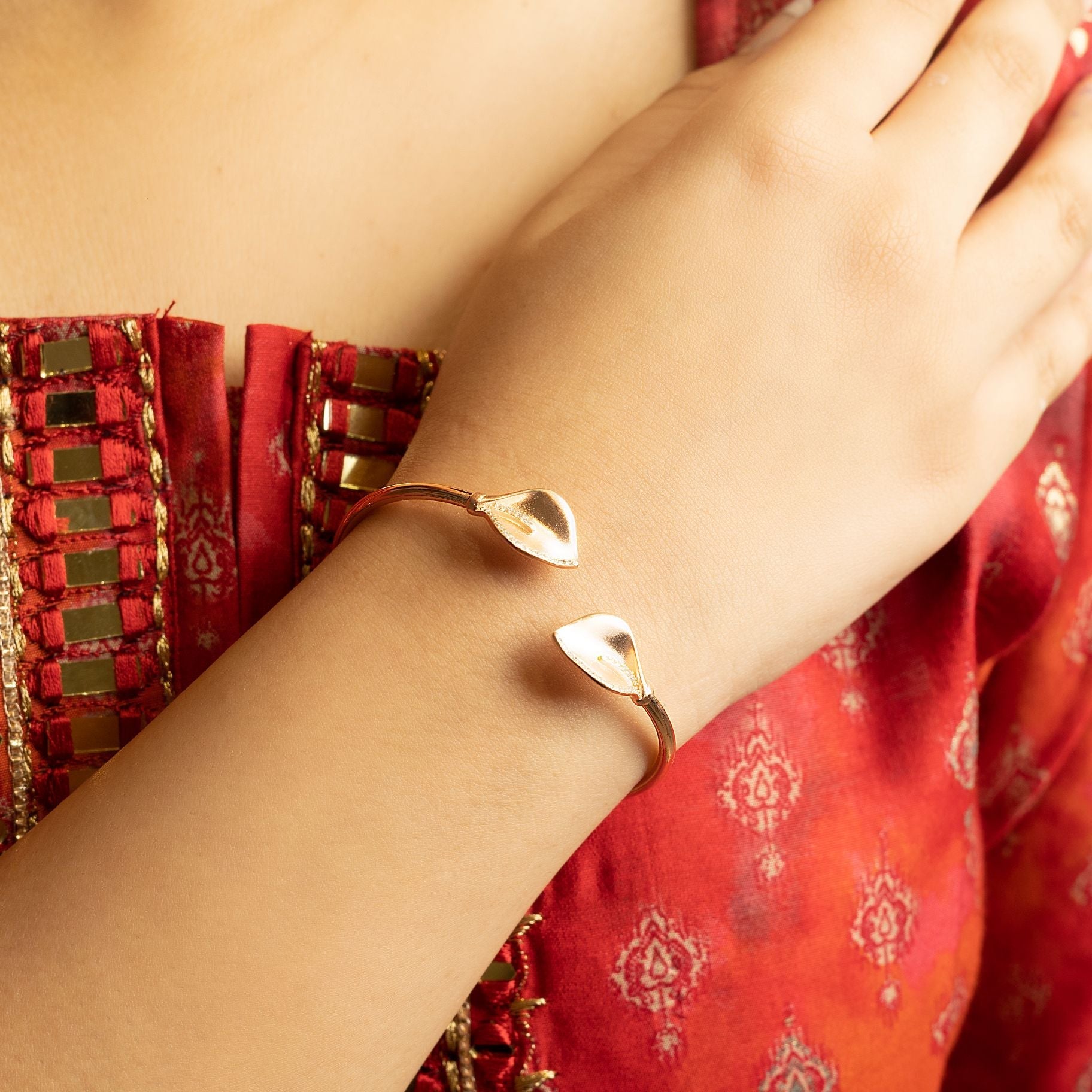 Elegant Dual Leaf Designed Kada silverhousebyrj