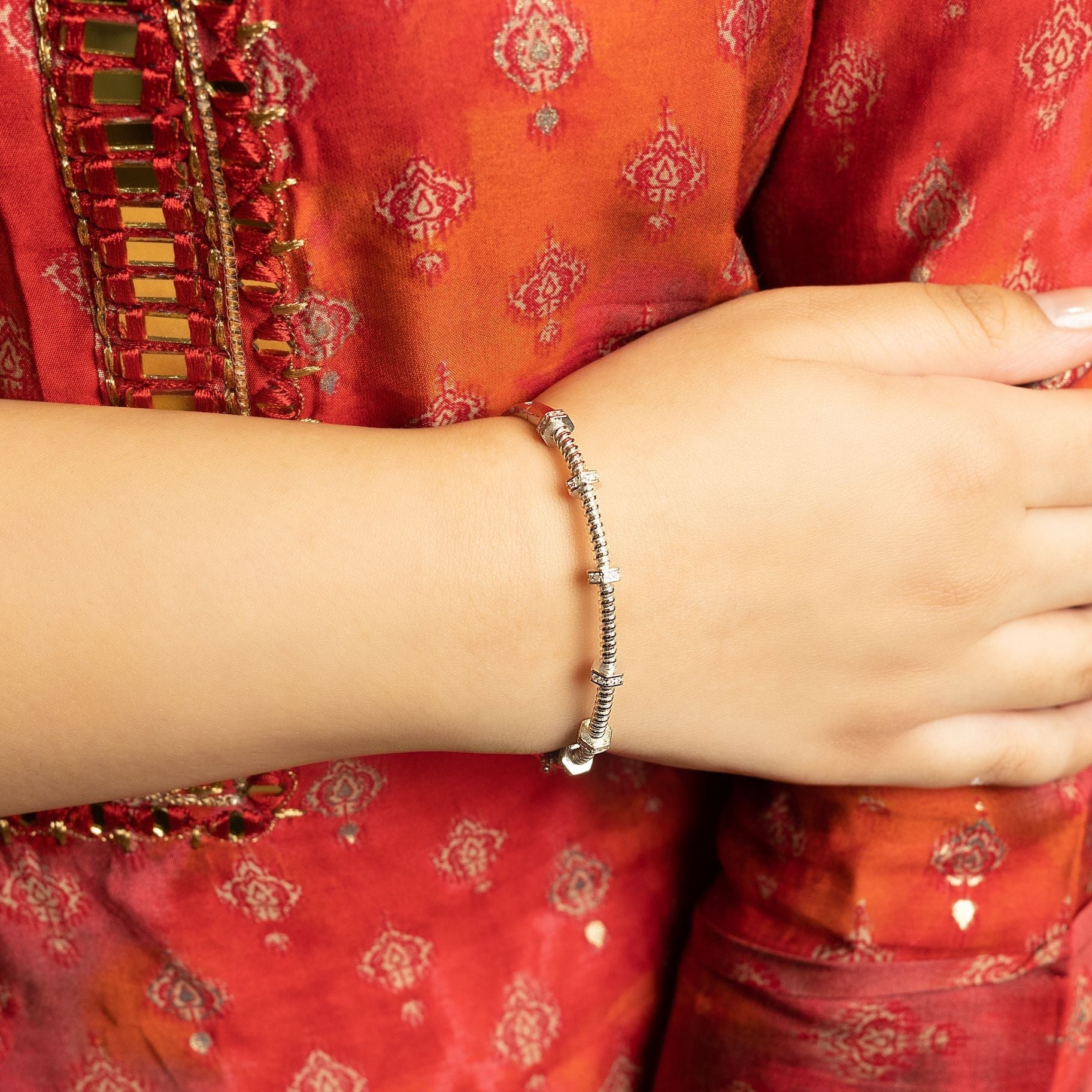 Elegant Screw Stylish Kada silverhousebyrj
