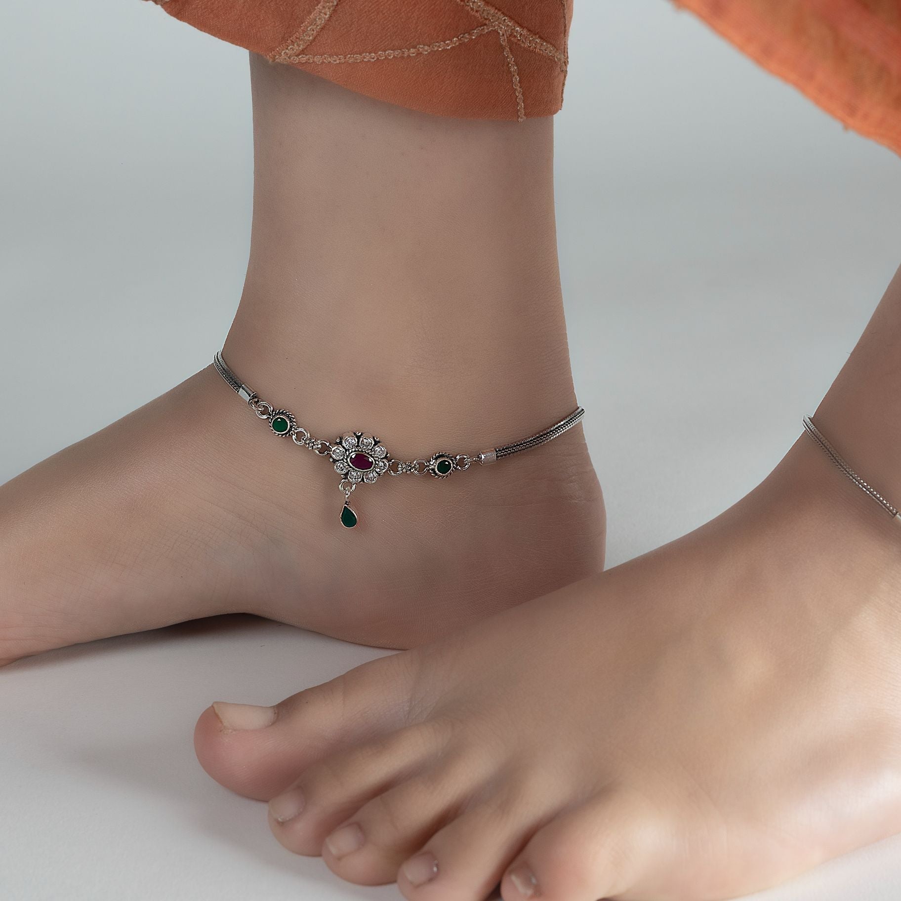Exclusive Center Flowery Designed Anklet silverhousebyrj