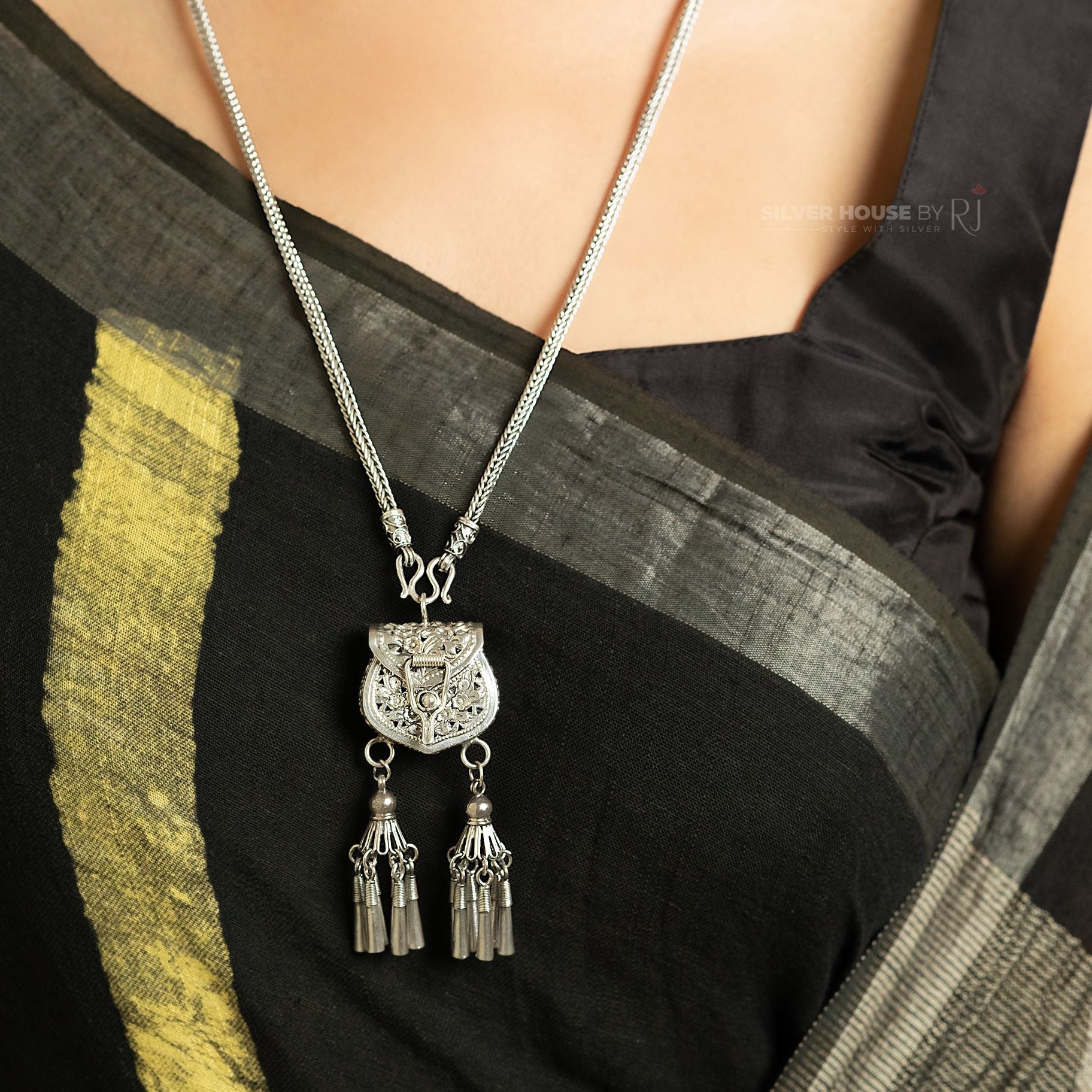 Marvellous Italian Necklace With Dangling Tiny Purse silverhousebyrj