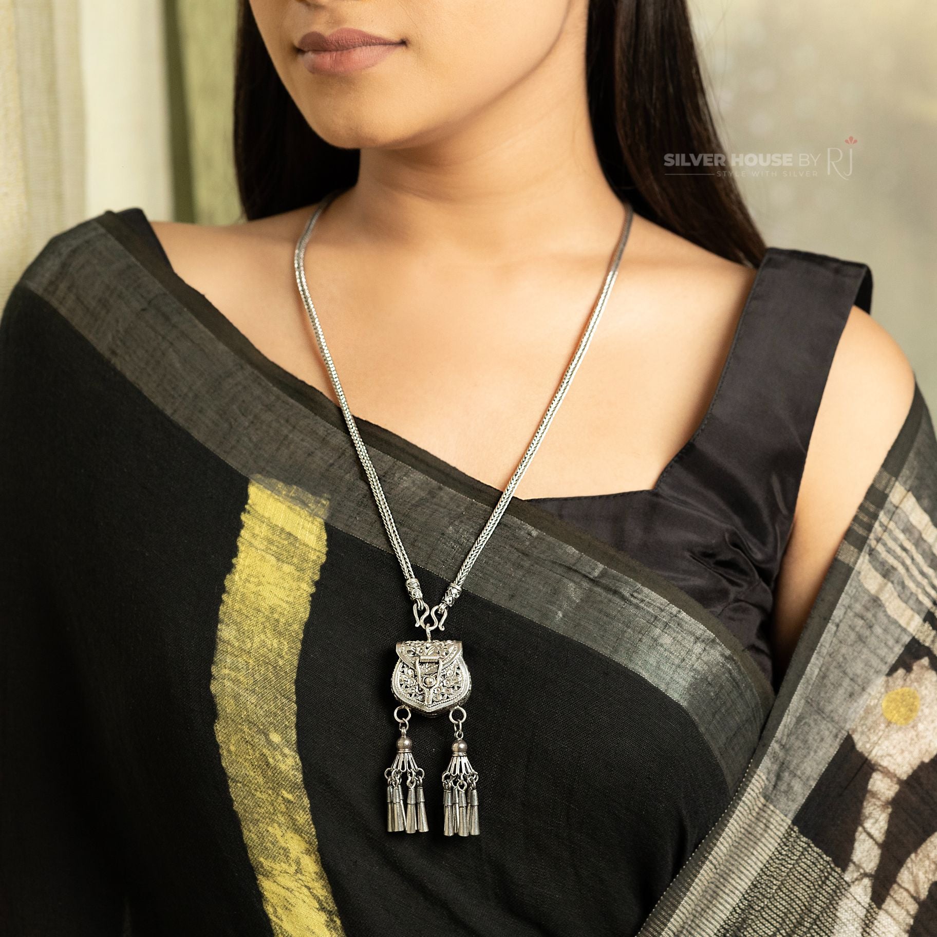 Marvellous Italian Necklace With Dangling Tiny Purse silverhousebyrj