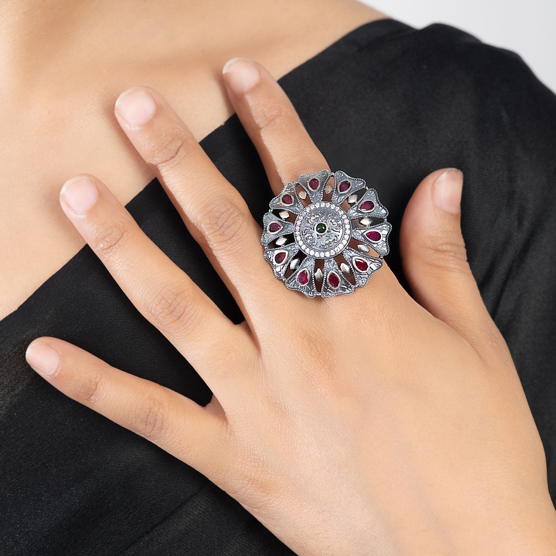 Royal Look Flower Shaped Ring silverhousebyrj