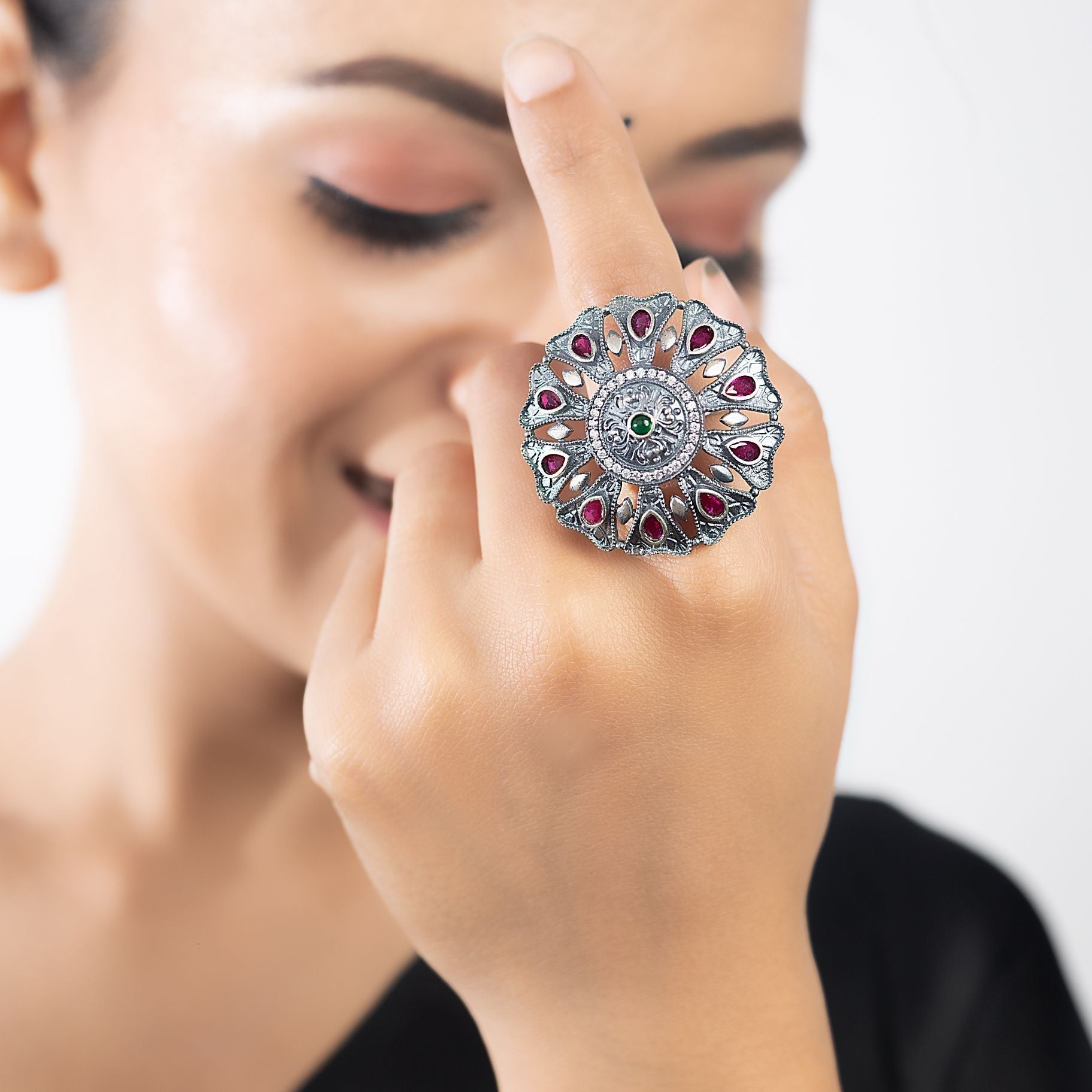 Royal Look Flower Shaped Ring silverhousebyrj