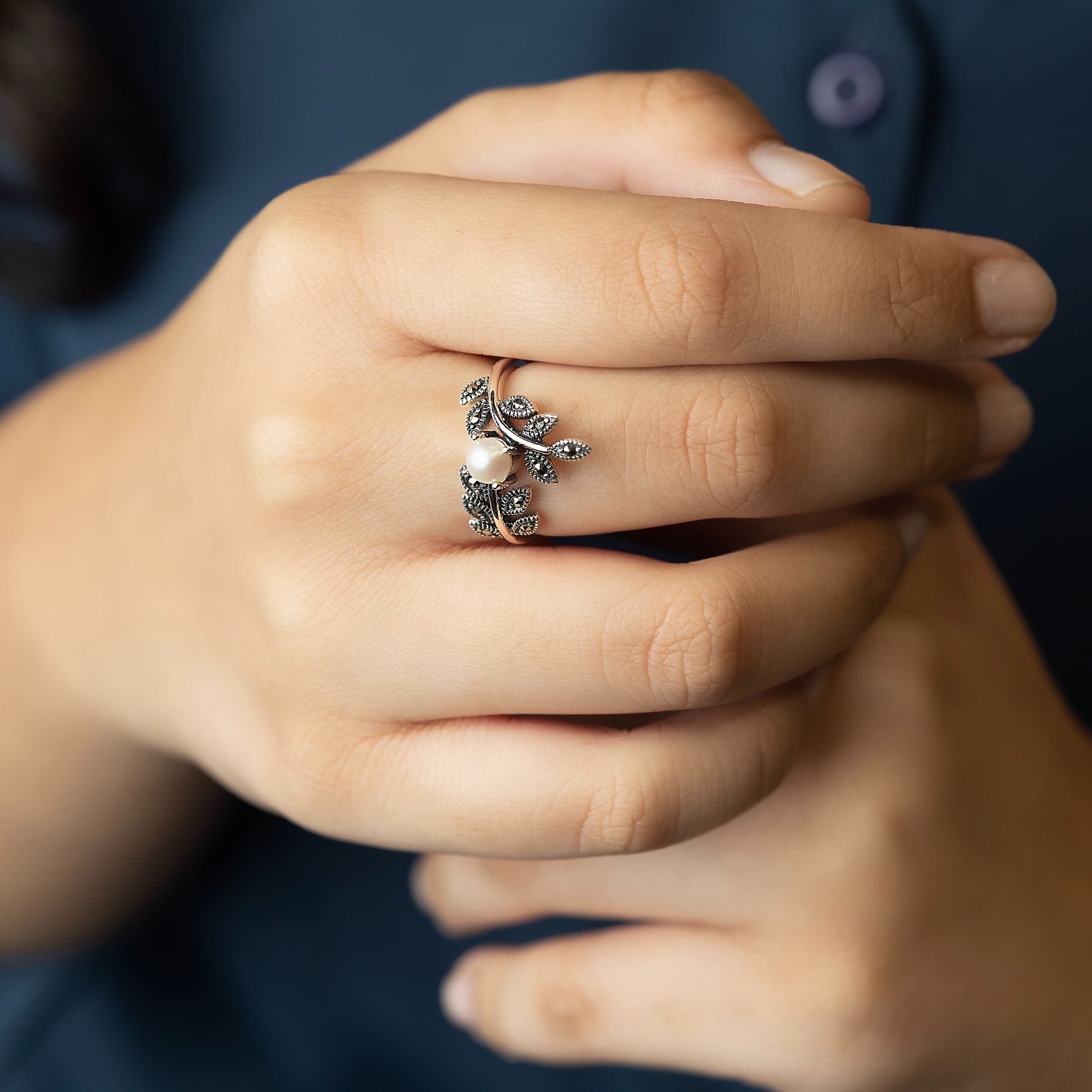Silvery Leaves Elegant Ring With a Pearl silverhousebyrj