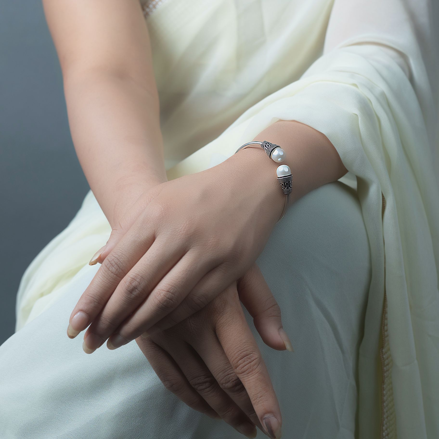Stunning Moti Studded Twisting Kada silverhousebyrj