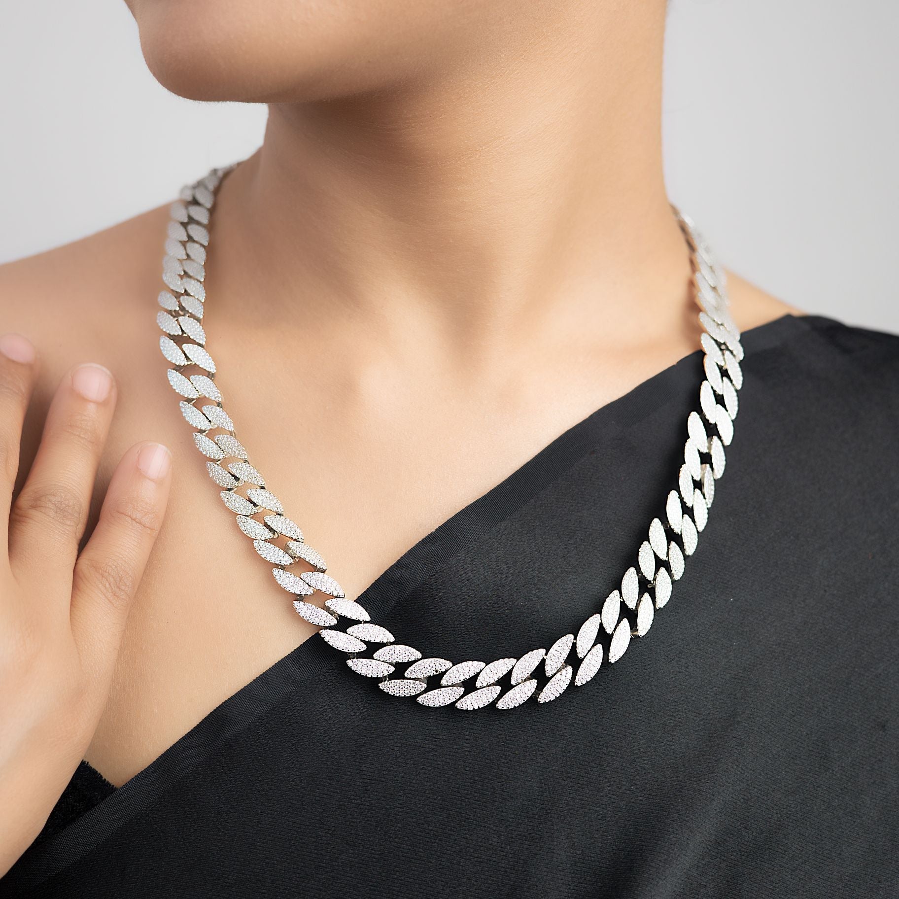 Tiny Stone studded Chain silverhousebyrj