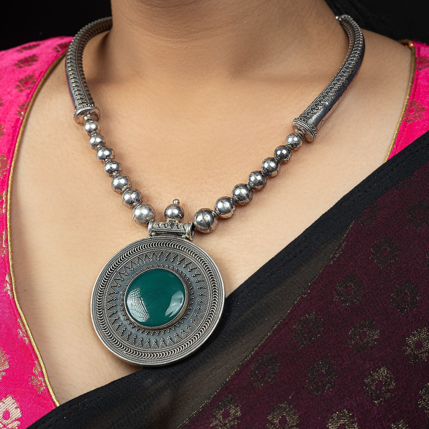 Tribal Hasli Patterned With Round Pendant Necklace silverhousebyrj