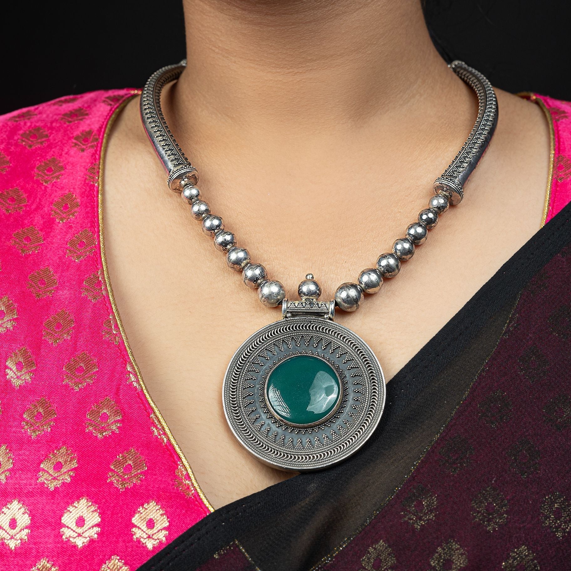 Tribal Hasli Patterned With Round Pendant Necklace silverhousebyrj