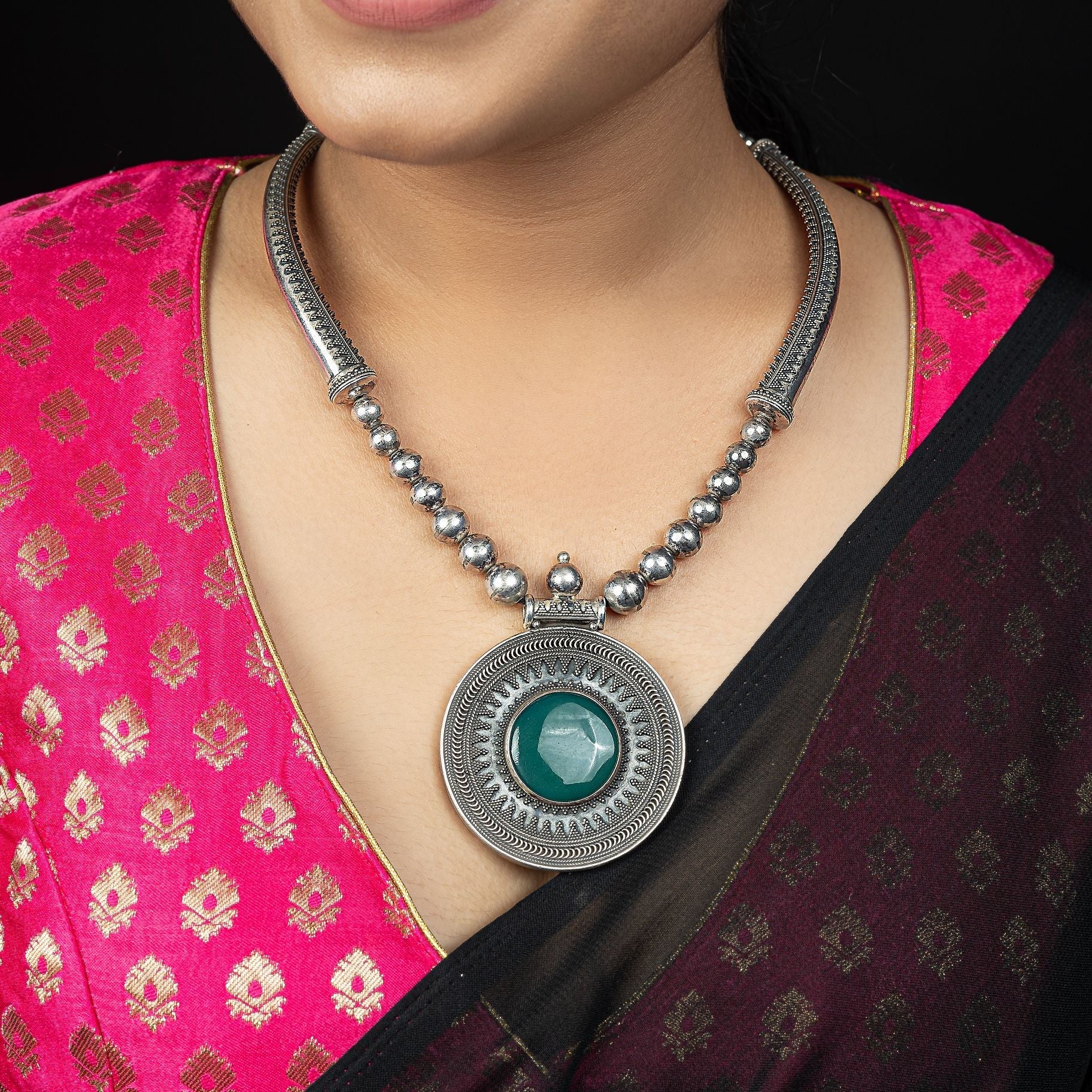 Tribal Hasli Patterned With Round Pendant Necklace silverhousebyrj