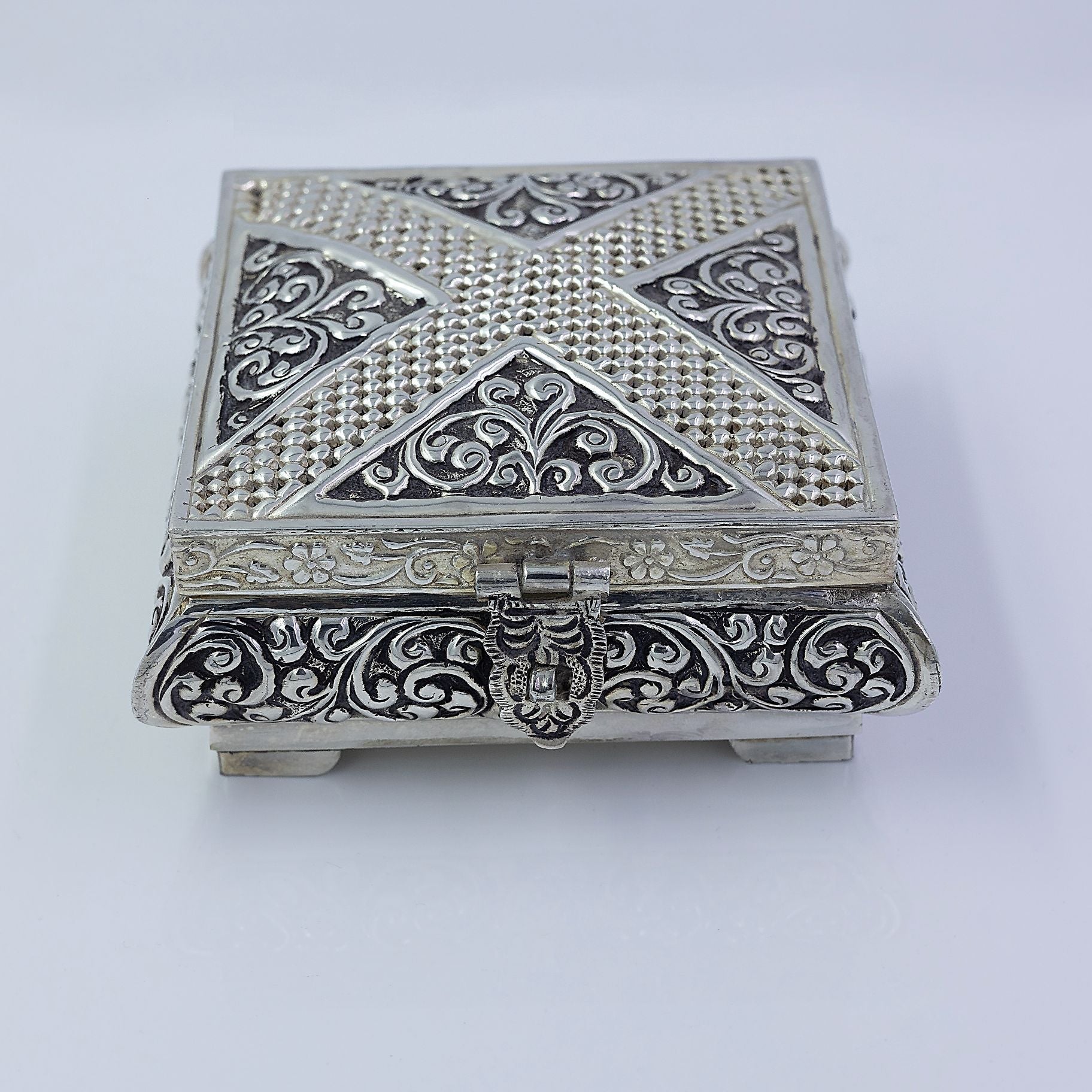 Versatile Silver Keepsake Box silverhousebyrj