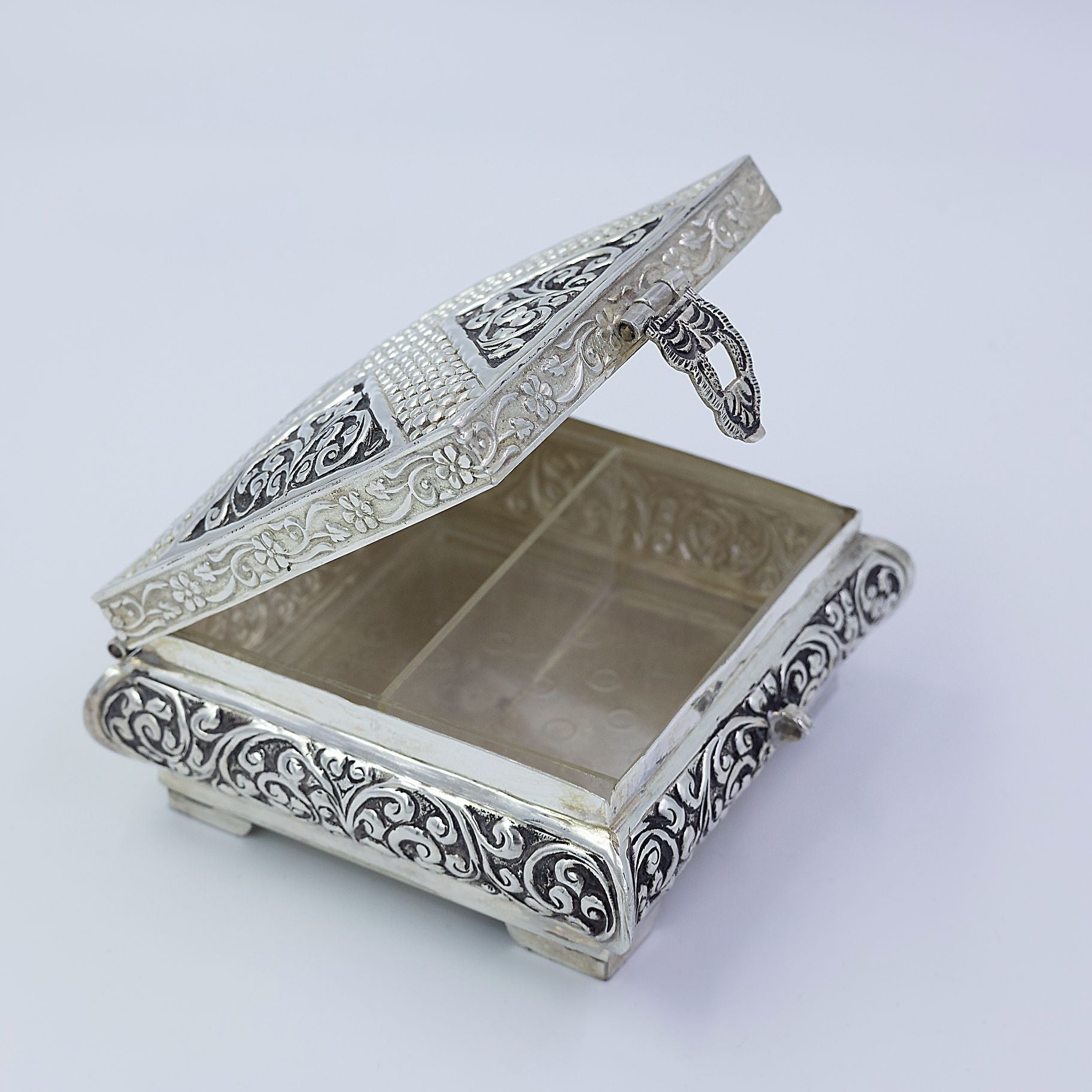 Versatile Silver Keepsake Box silverhousebyrj