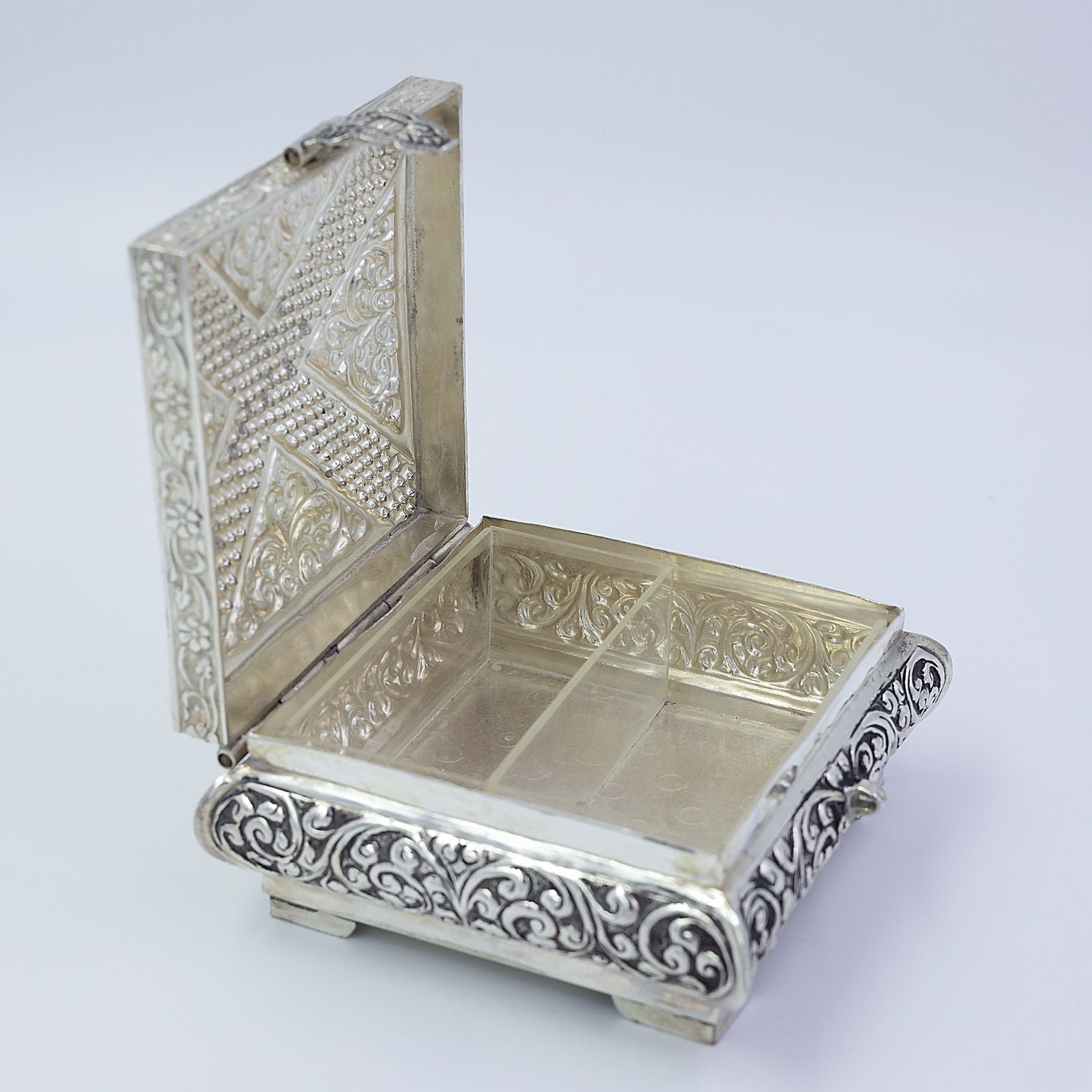 Versatile Silver Keepsake Box silverhousebyrj