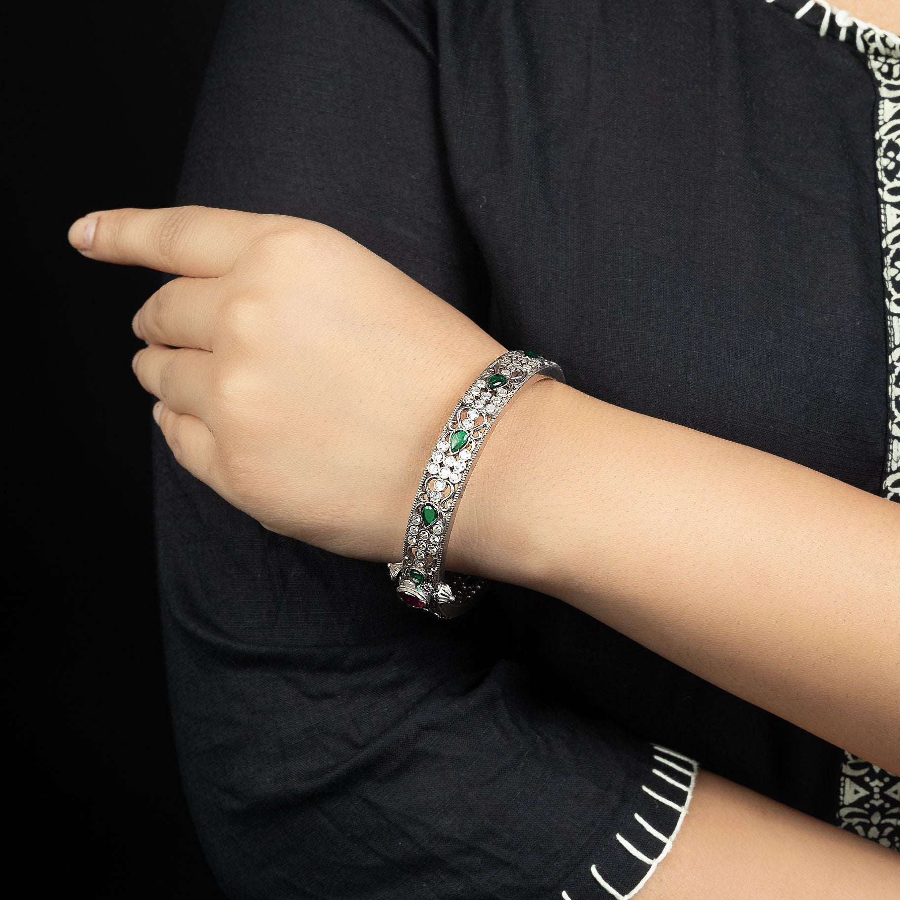 Vintage Attractive Tri Coloured Stone Studded Kada silverhousebyrj