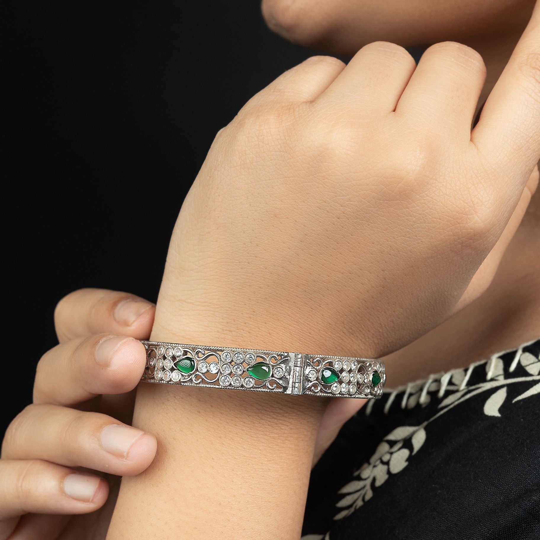 Vintage Attractive Tri Coloured Stone Studded Kada silverhousebyrj