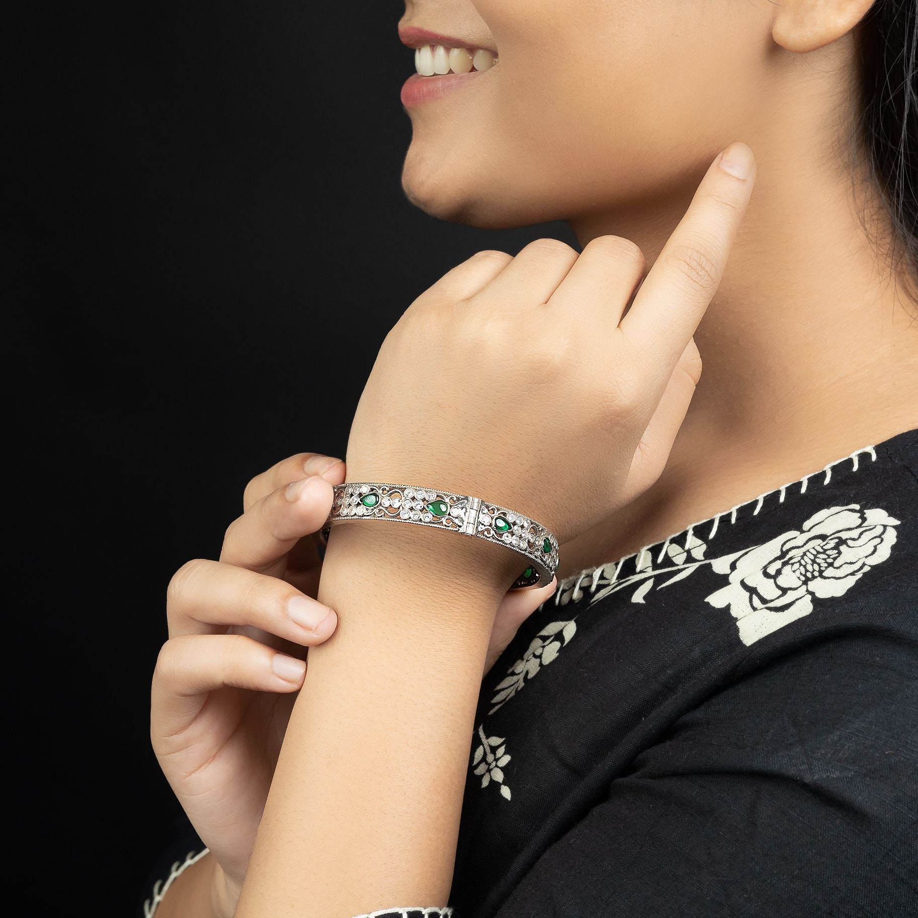 Vintage Attractive Tri Coloured Stone Studded Kada silverhousebyrj