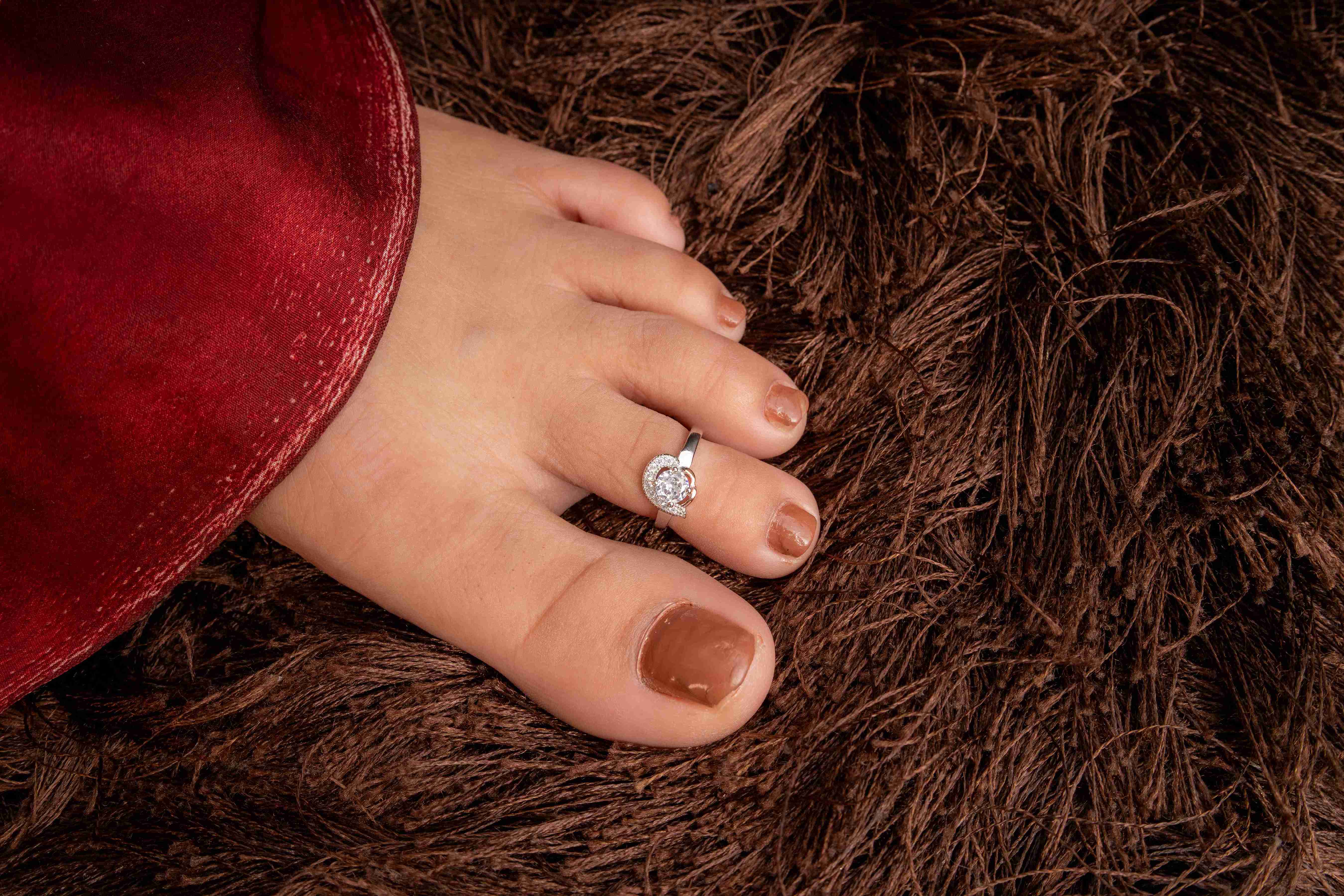 Stone-Studded Toering