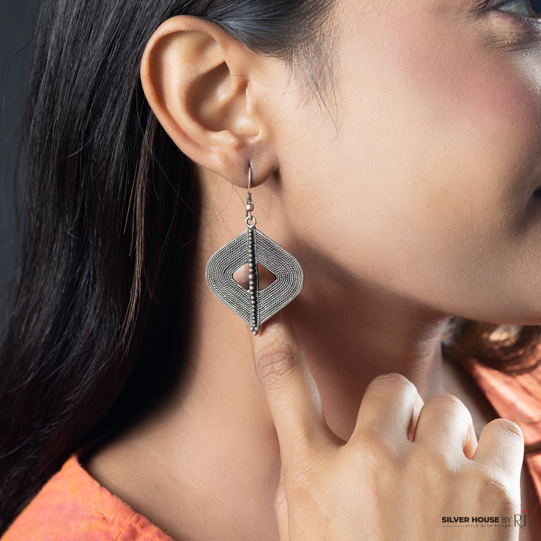 Alluring Tribal Earring silverhousebyrj