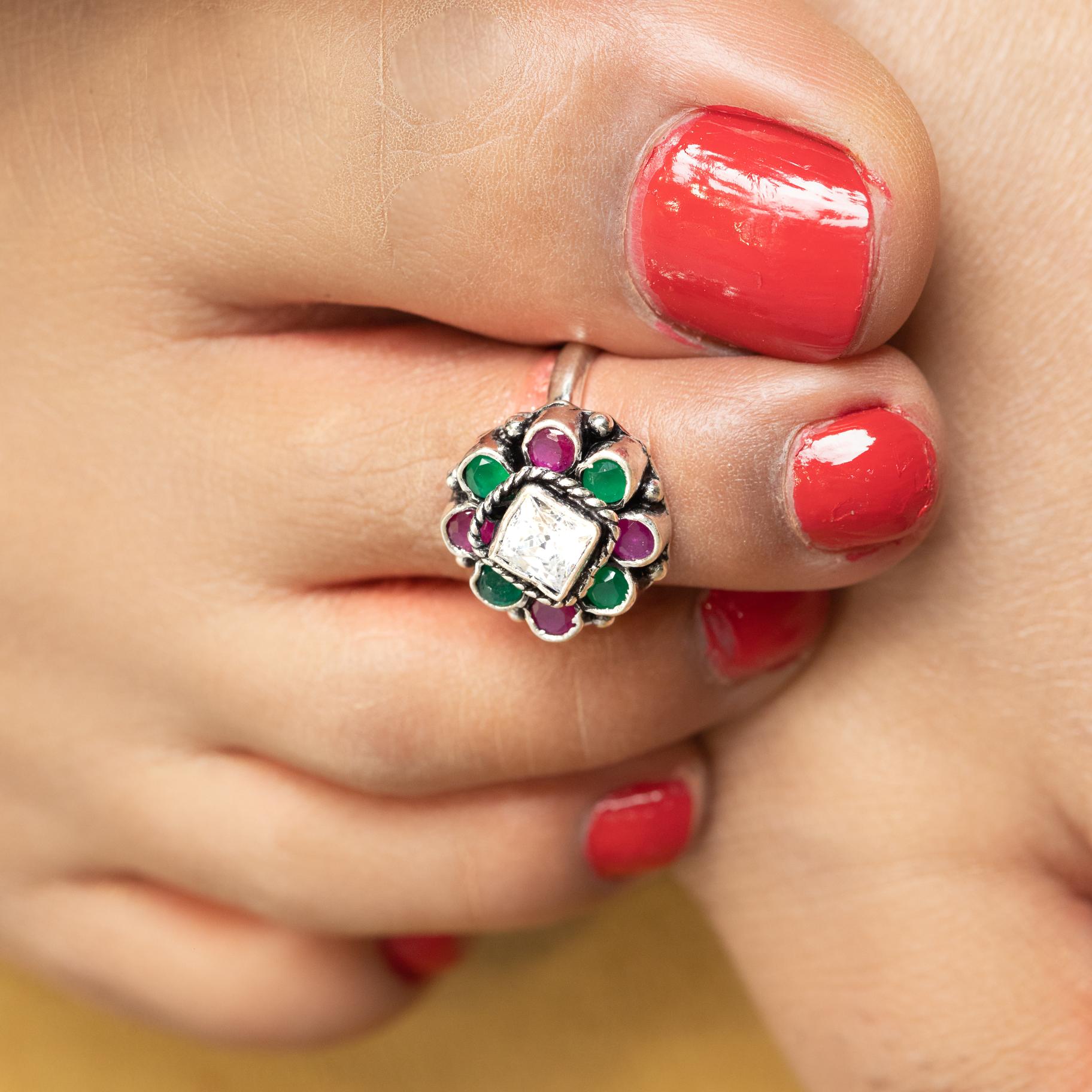 Traditional Floral Toe Ring