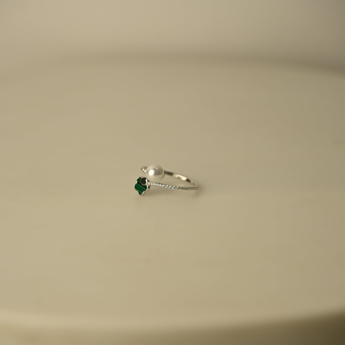 Green Clover Pearl Ring
