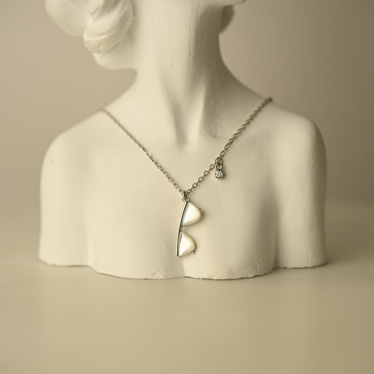 Pearl Leaf Pendant Necklace