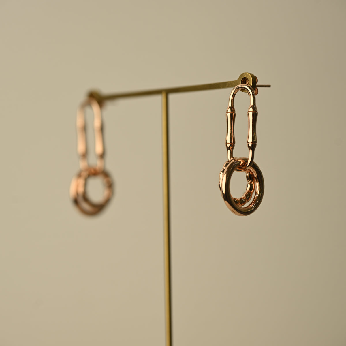 Interlocking Oval Hoop Earrings