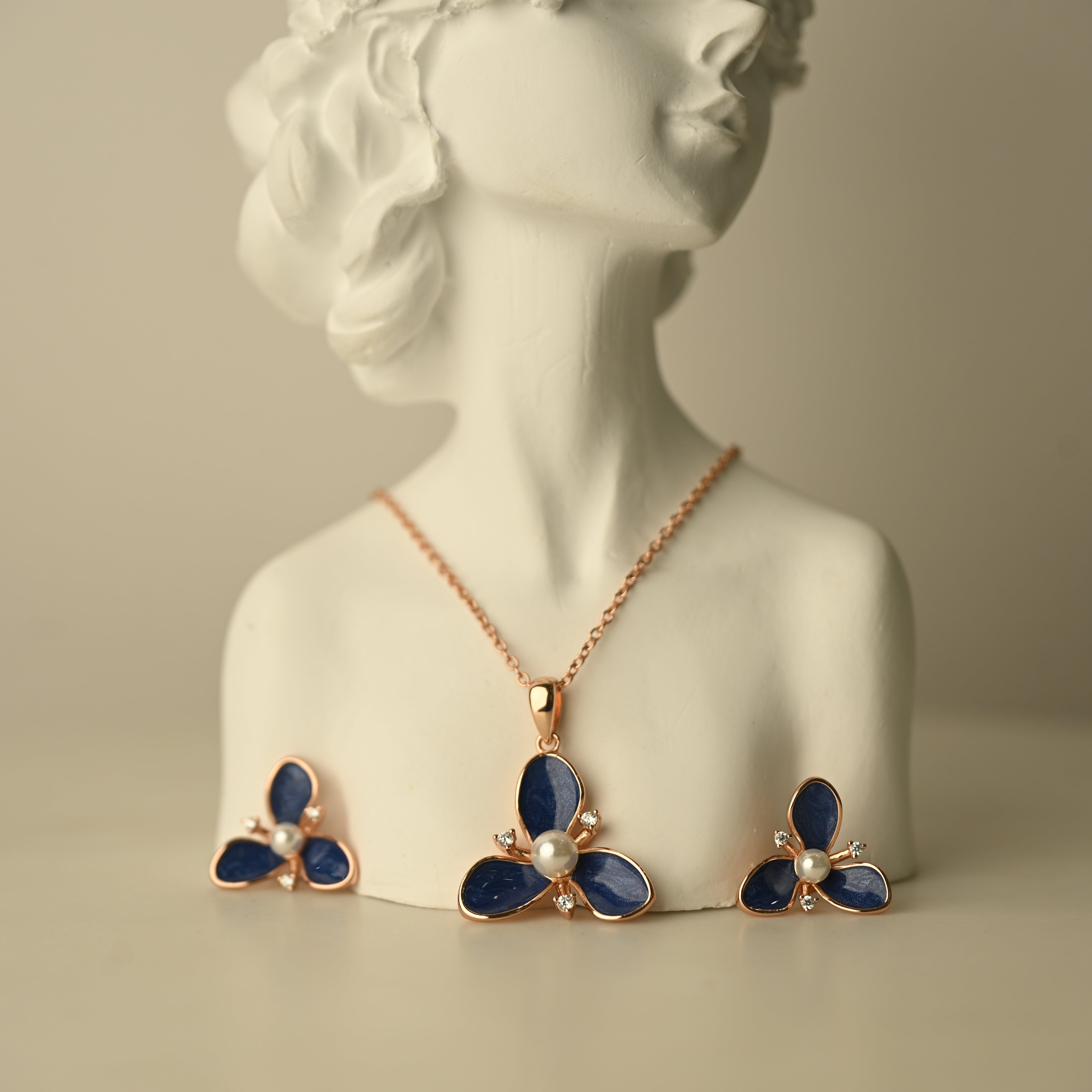 Blue Floral Necklace Set