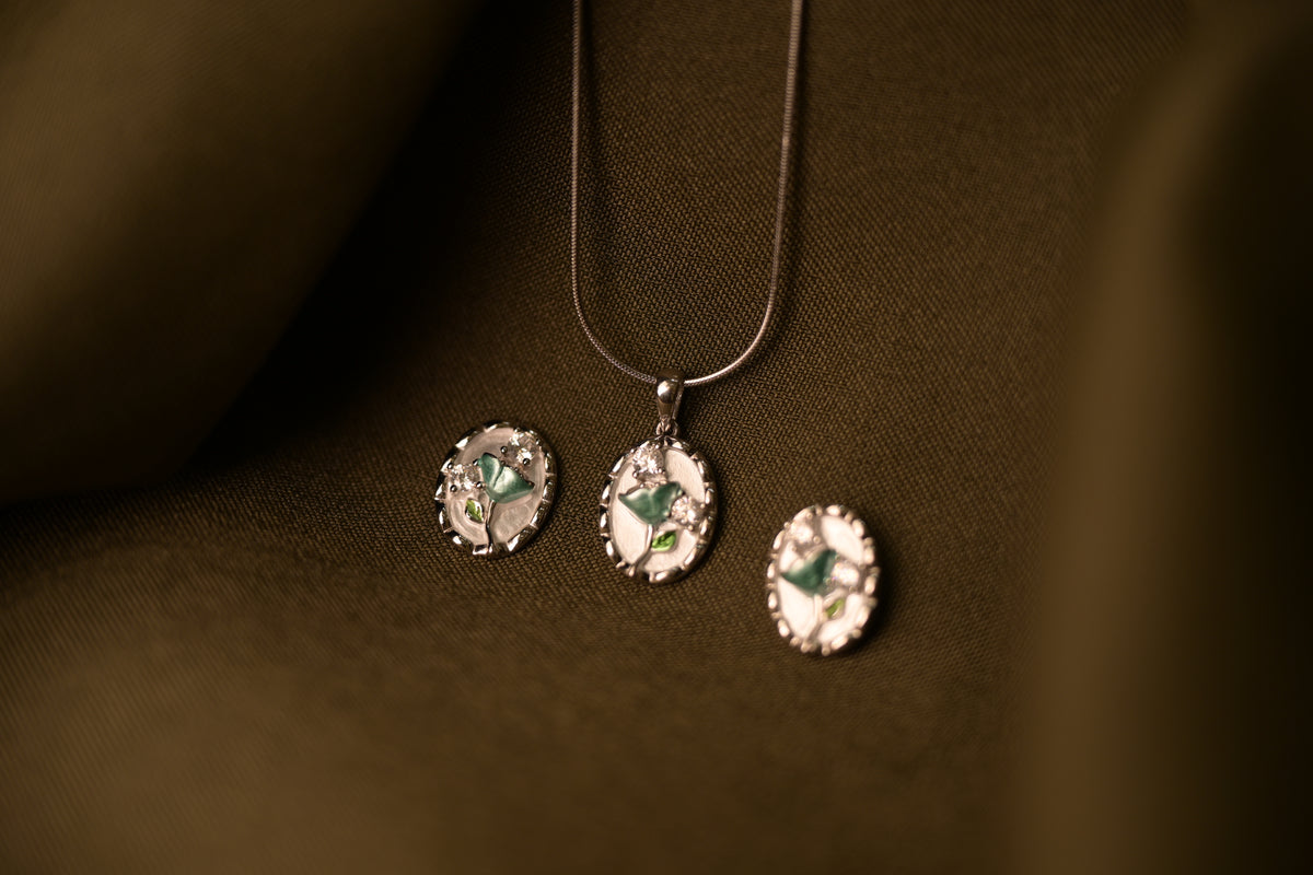 Enchanted Floral Silver Pendant Set