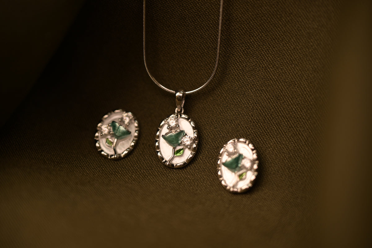 Enchanted Floral Silver Pendant Set