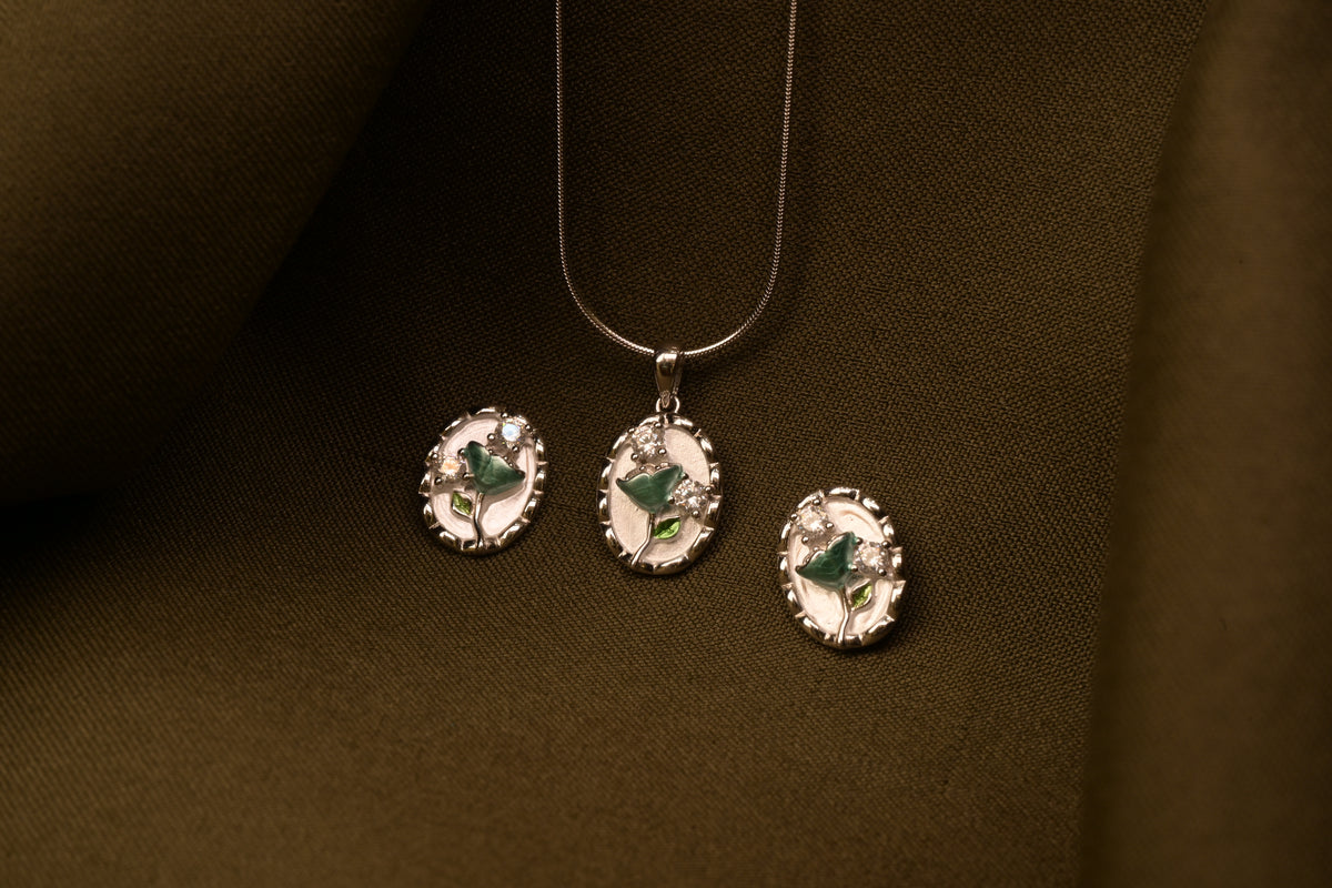 Enchanted Floral Silver Pendant Set
