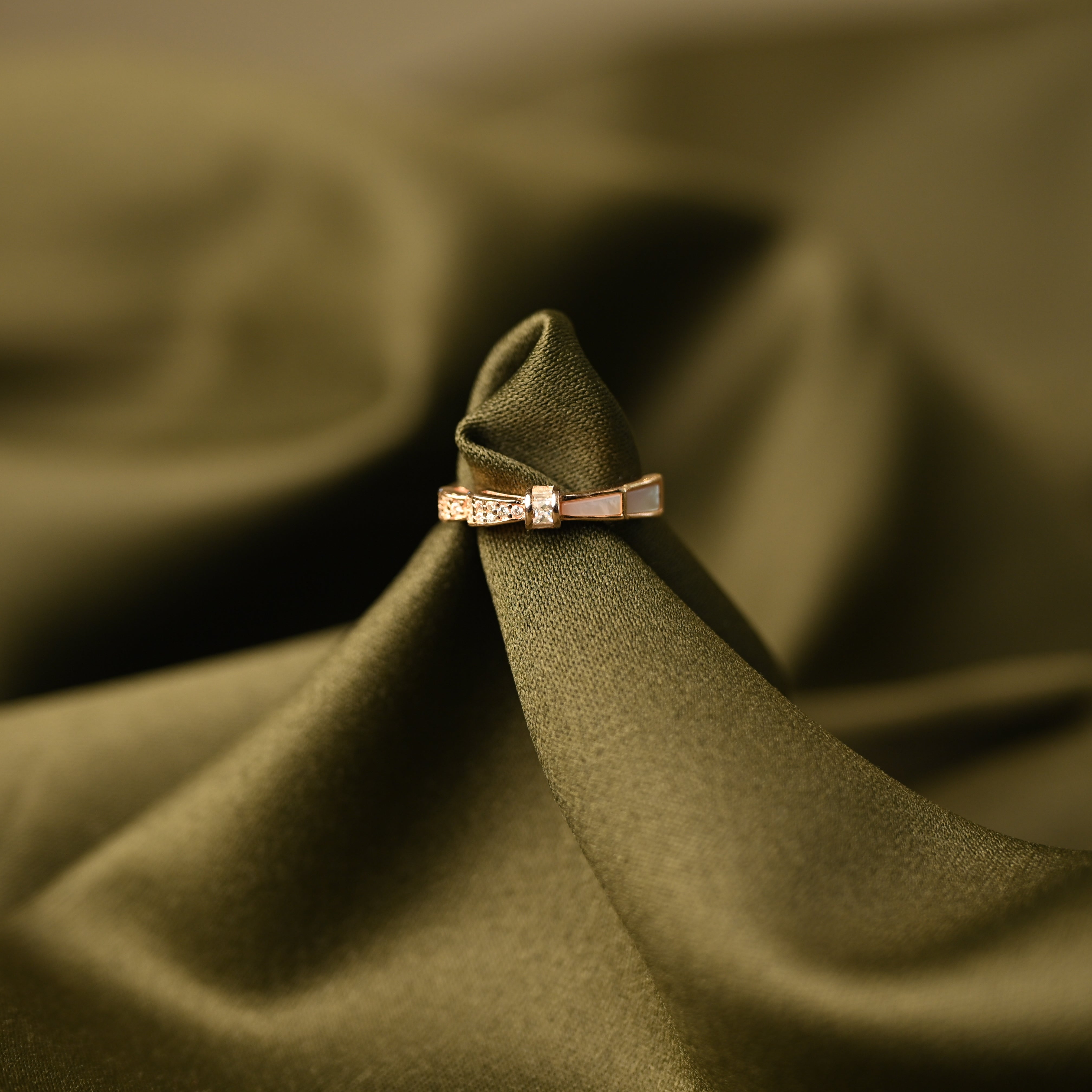 Rose Gold Bow Crystal Ring