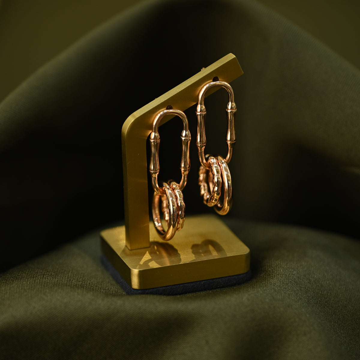Interlocking Oval Hoop Earrings