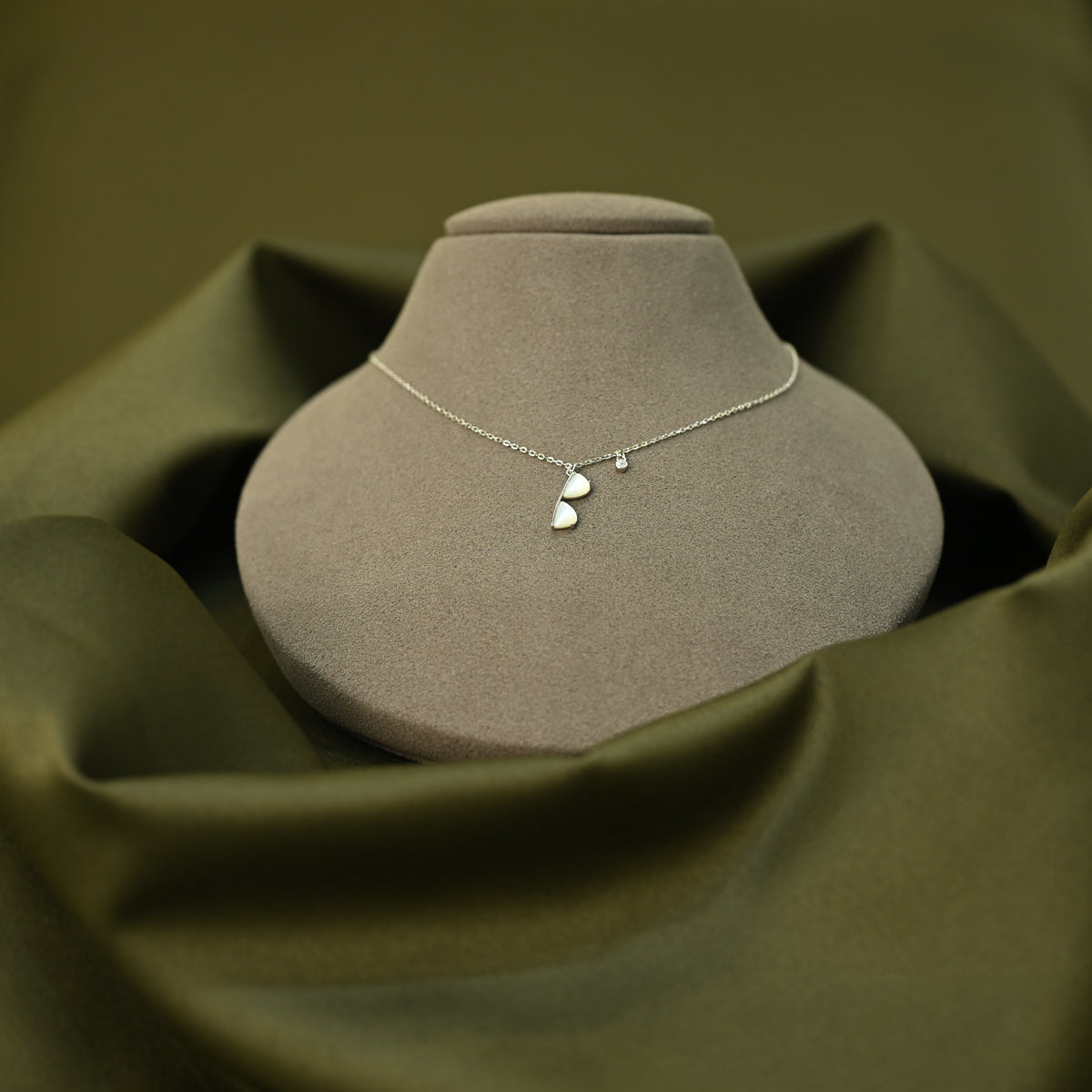 Pearl Leaf Pendant Necklace