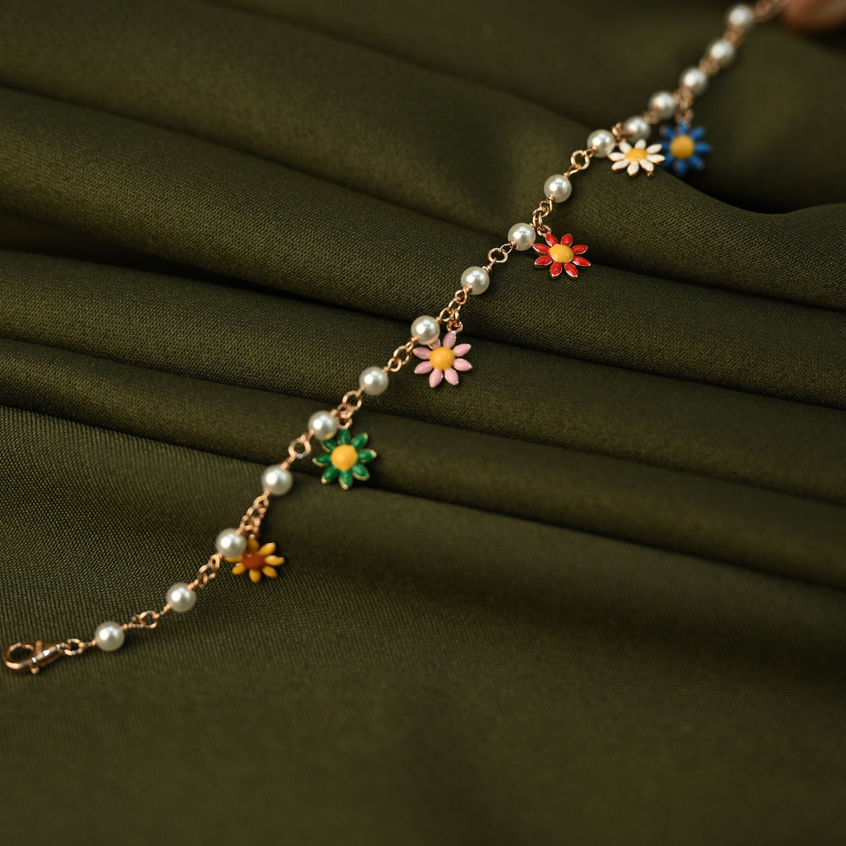 Rainbow Daisy Charm Bracelet 🌼