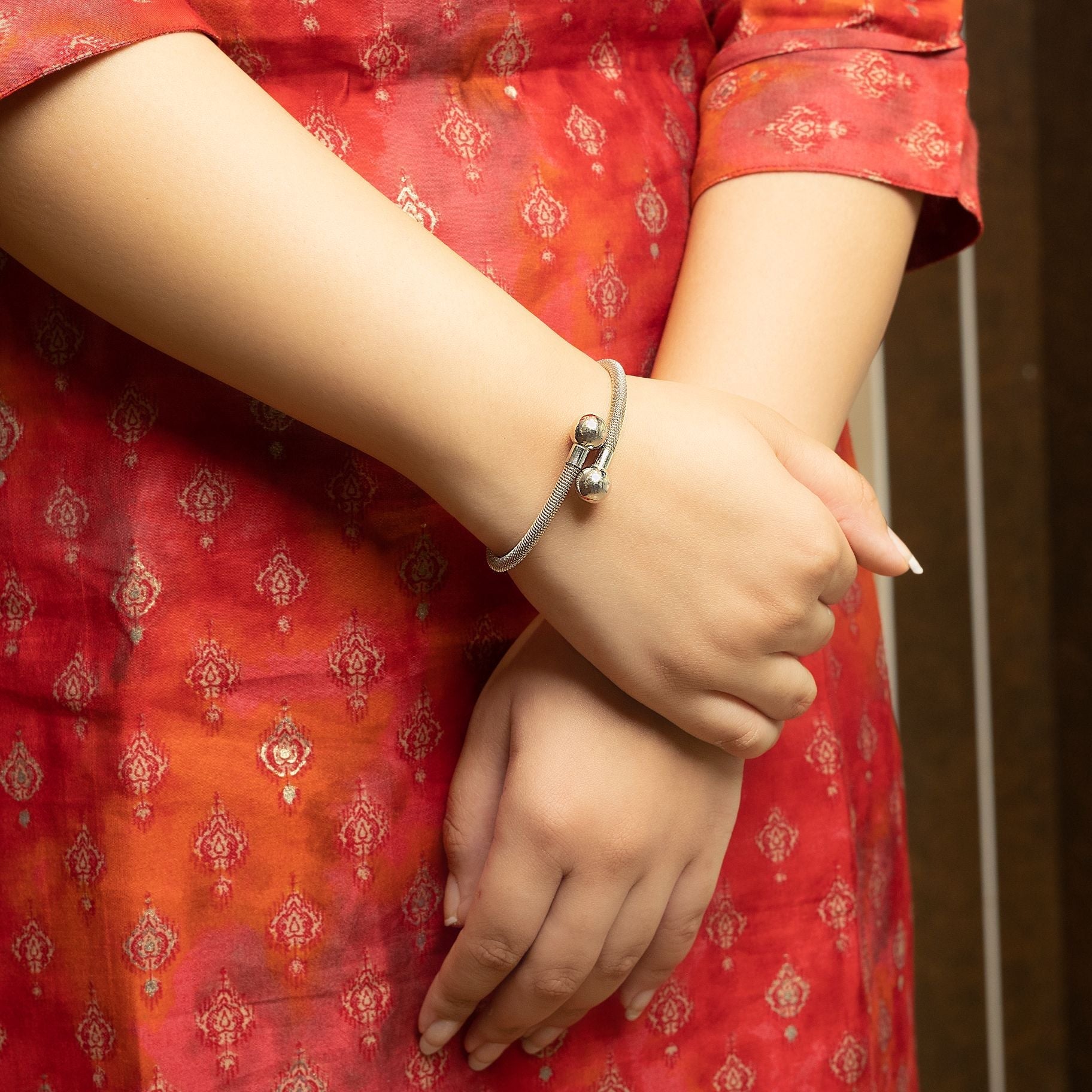 Elegant Bangle at the ends of silver ball silverhousebyrj